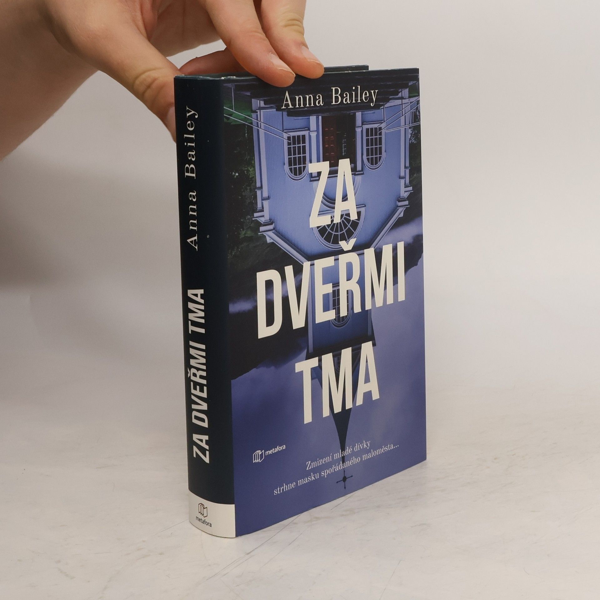Anna Bailey Za dveřmi tma