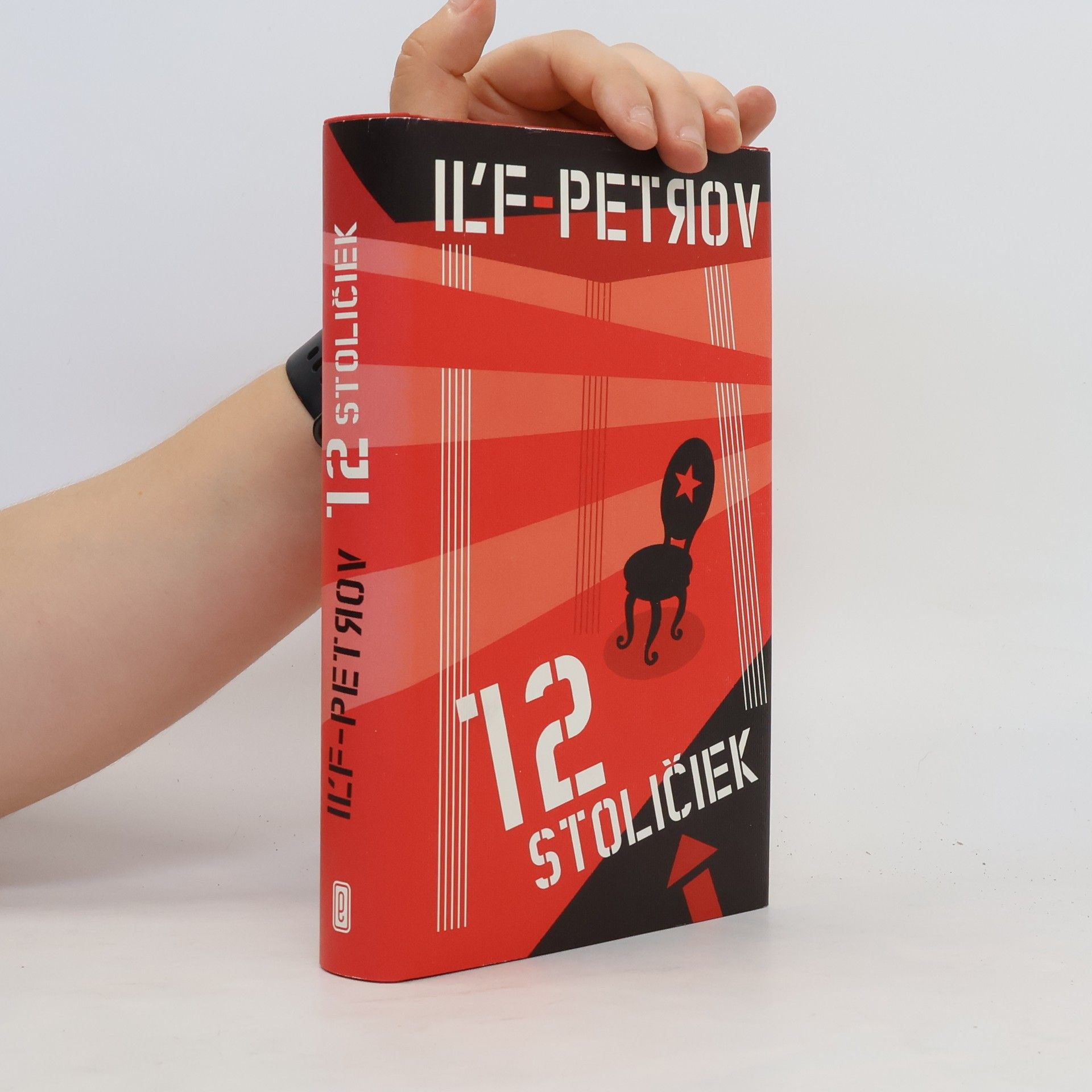 Jevgenij Petrovič Petrov 12 stoličiek
