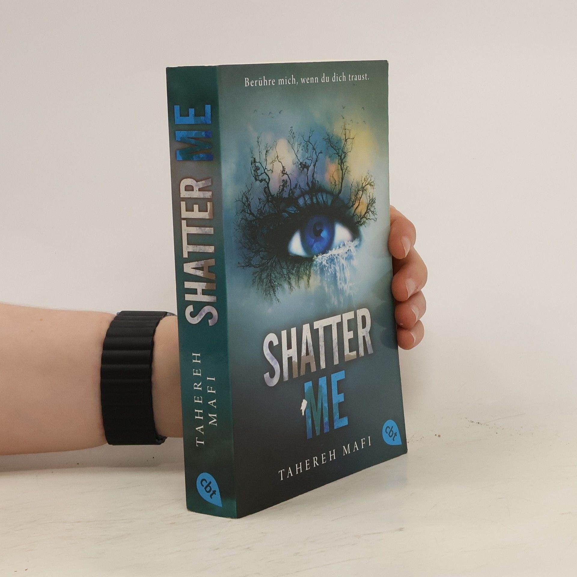Tahereh Mafi Shatter me