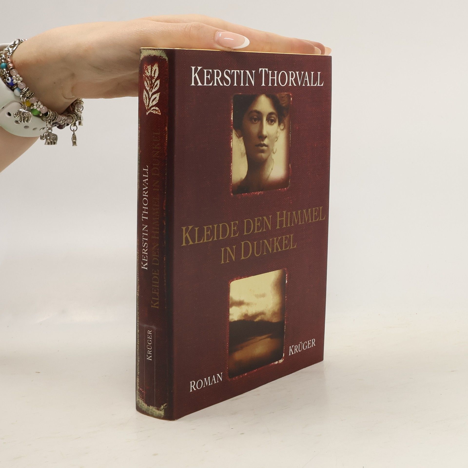 Kerstin Thorvall Kleide den Himmel in Dunkel