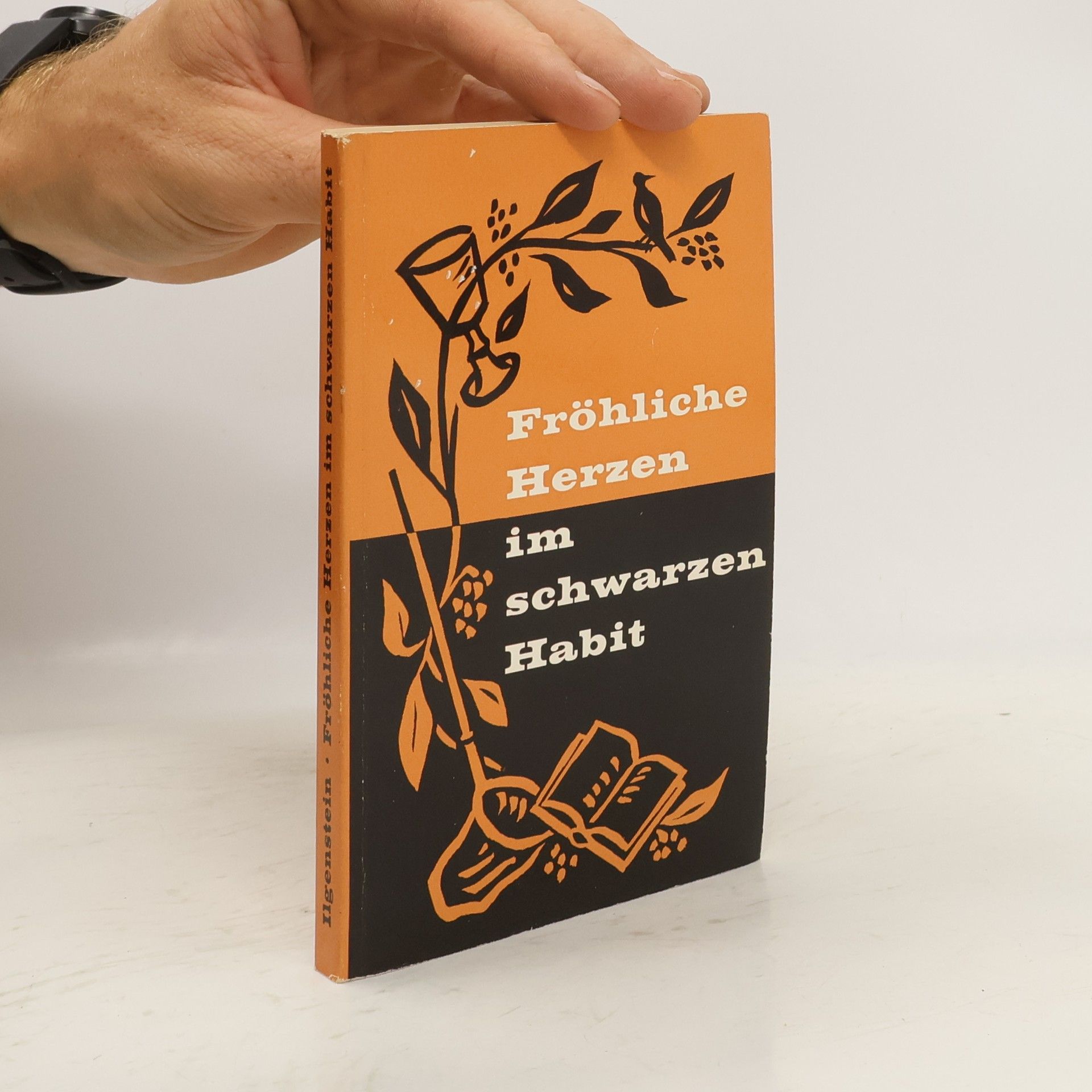 kolektiv Fröhliche Herzen im schwarzen Habit