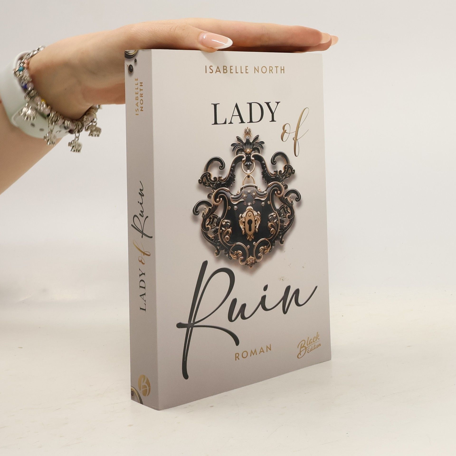 Isabelle North Lady of Ruin