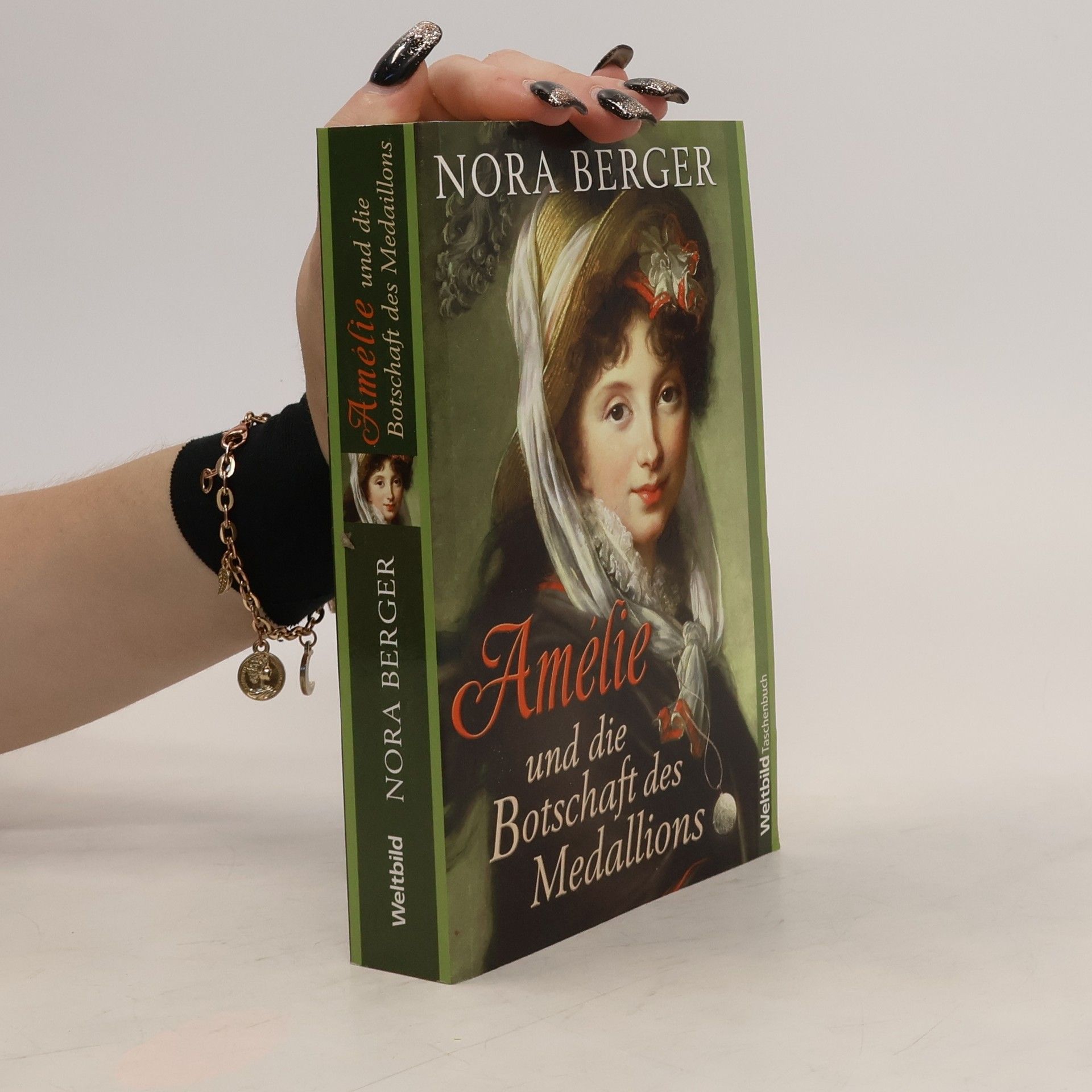 Nora Berger Amélie und die Botschaft des Medaillons