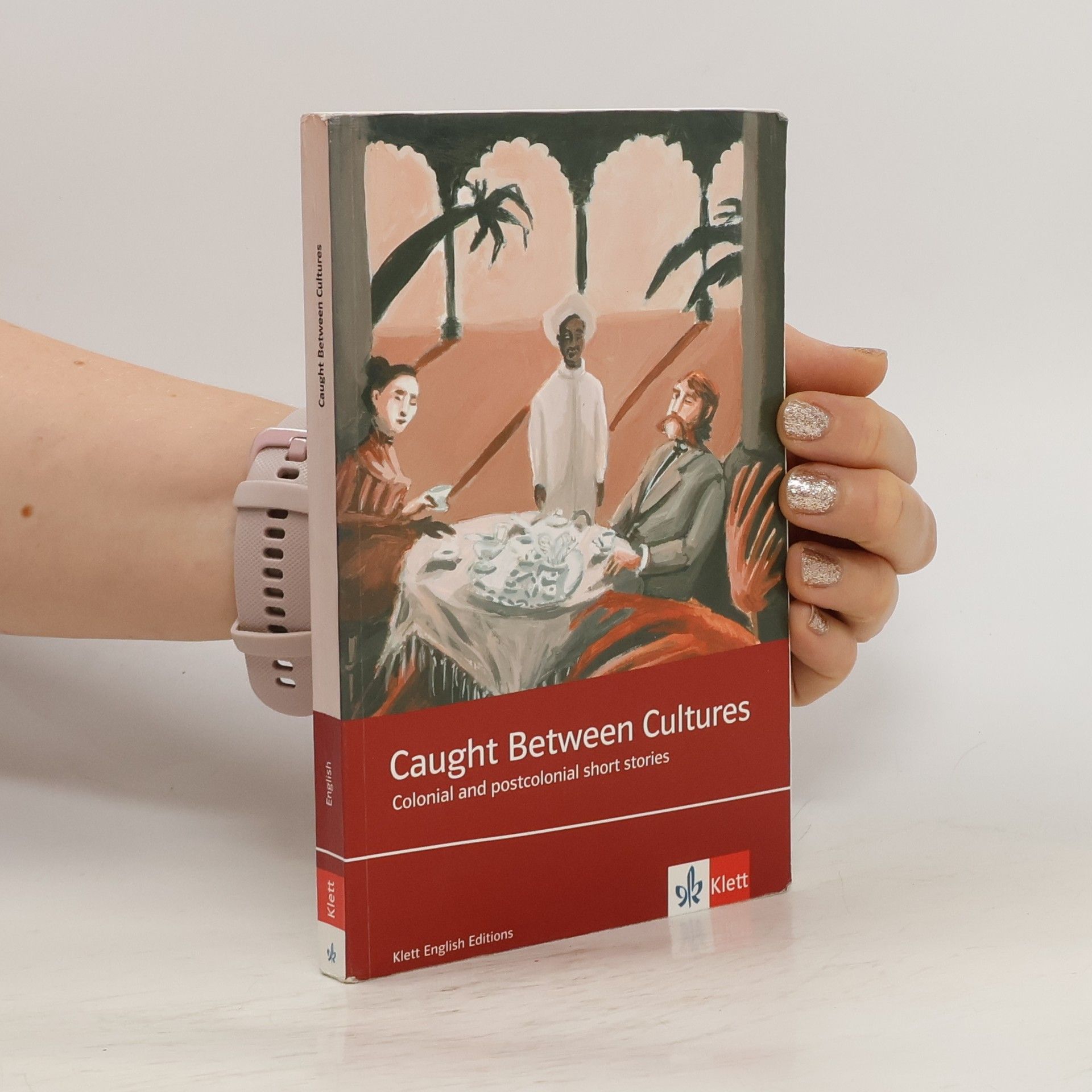 Autores varios Caught between Cultures