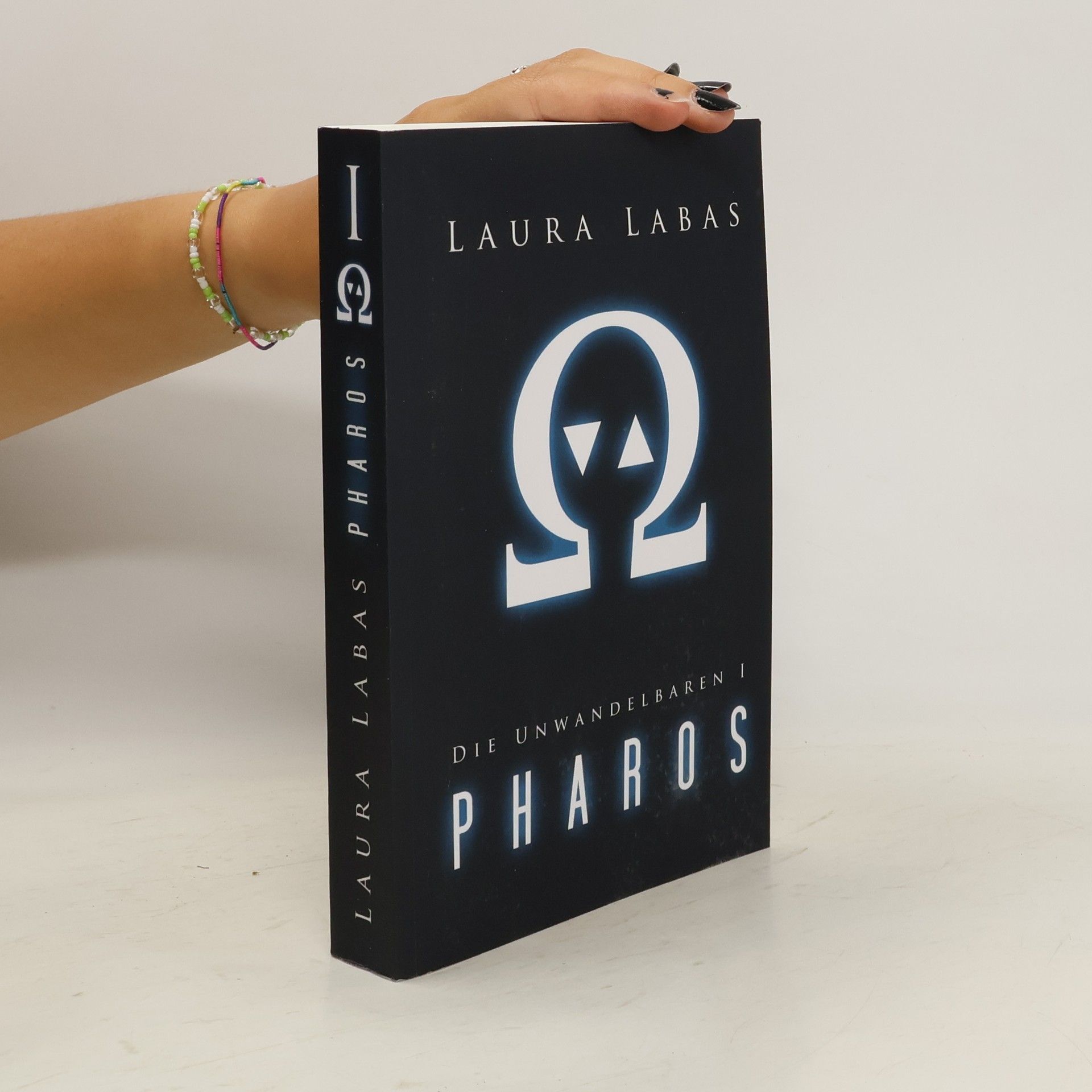 Laura Labas Pharos.