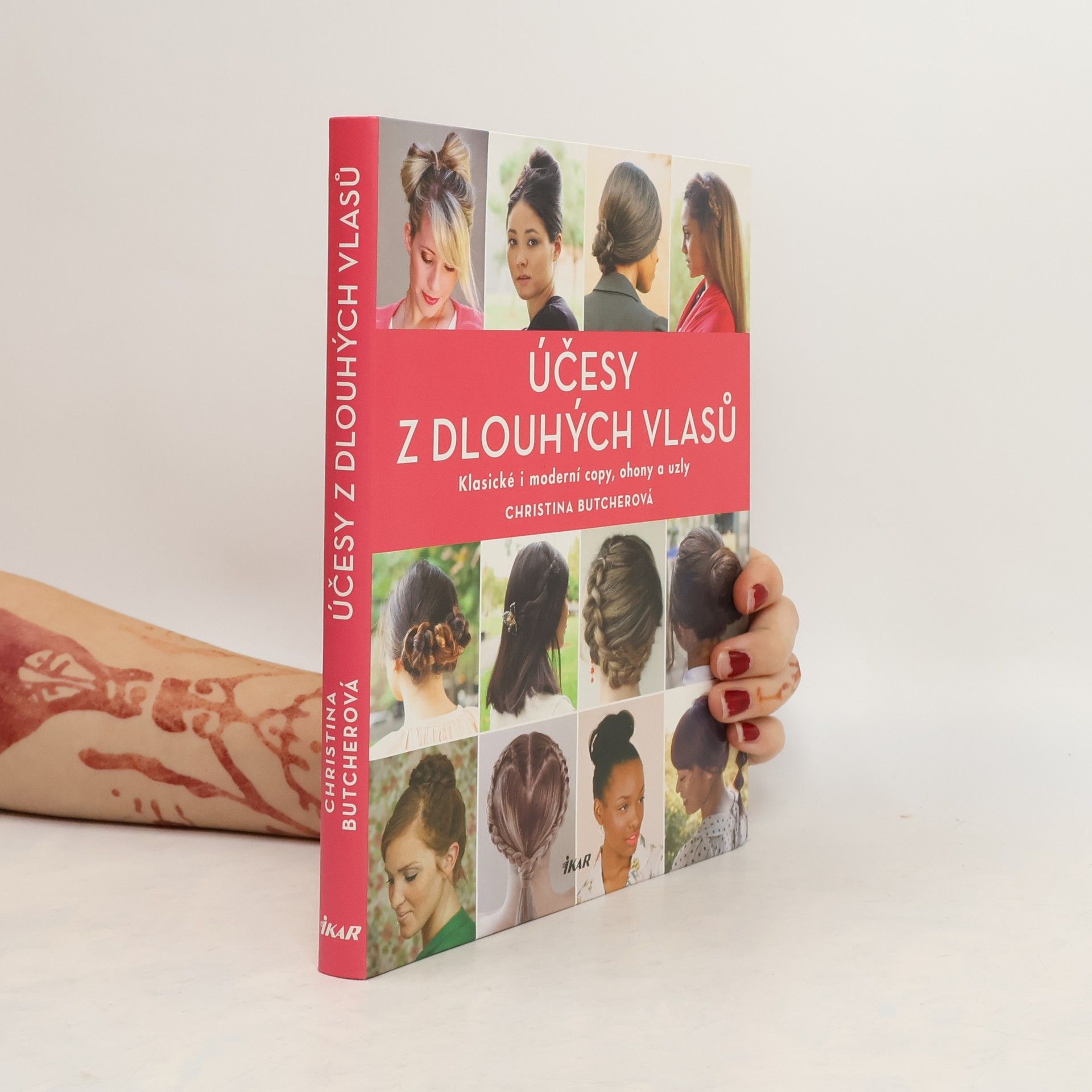 Christina Butcher Účesy z dlouhých vlasů : klasické i moderní copy, ohony a uzly