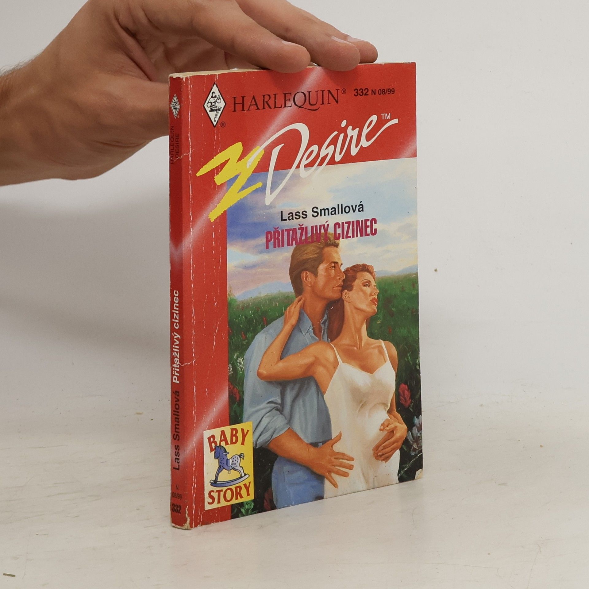 Lass Small Přitažlivý cizinec