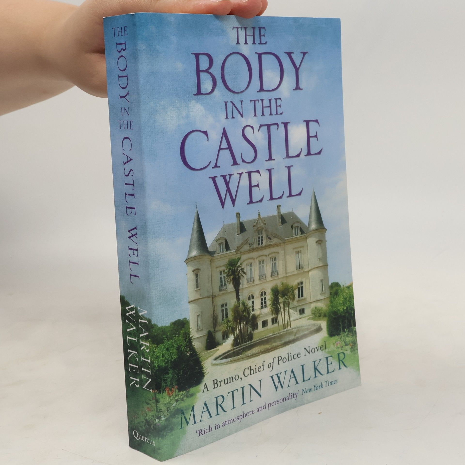 Martin Walker The Body in the Castle Well