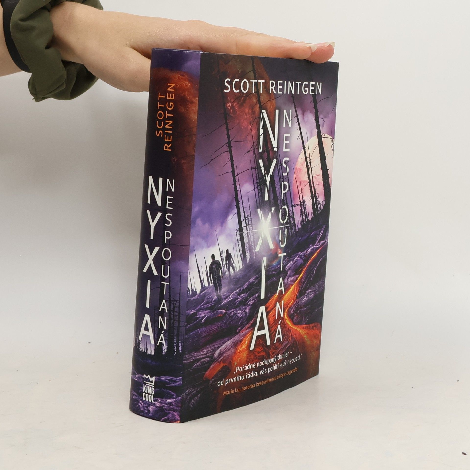 Scott Reintgen Nyxia nespoutaná
