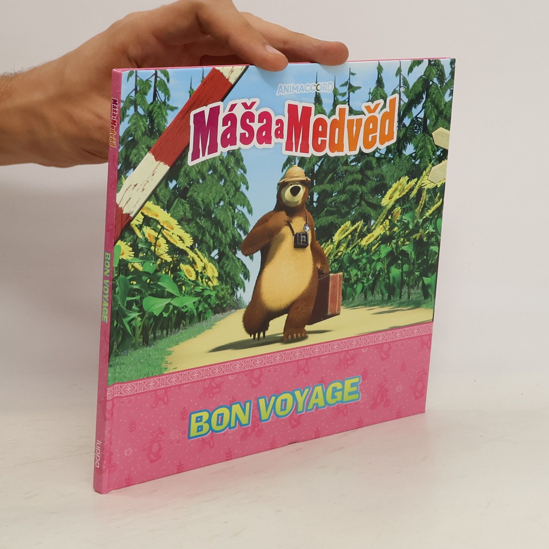 Kolektiv autorů Máša a Medvěd. Bon Voyage