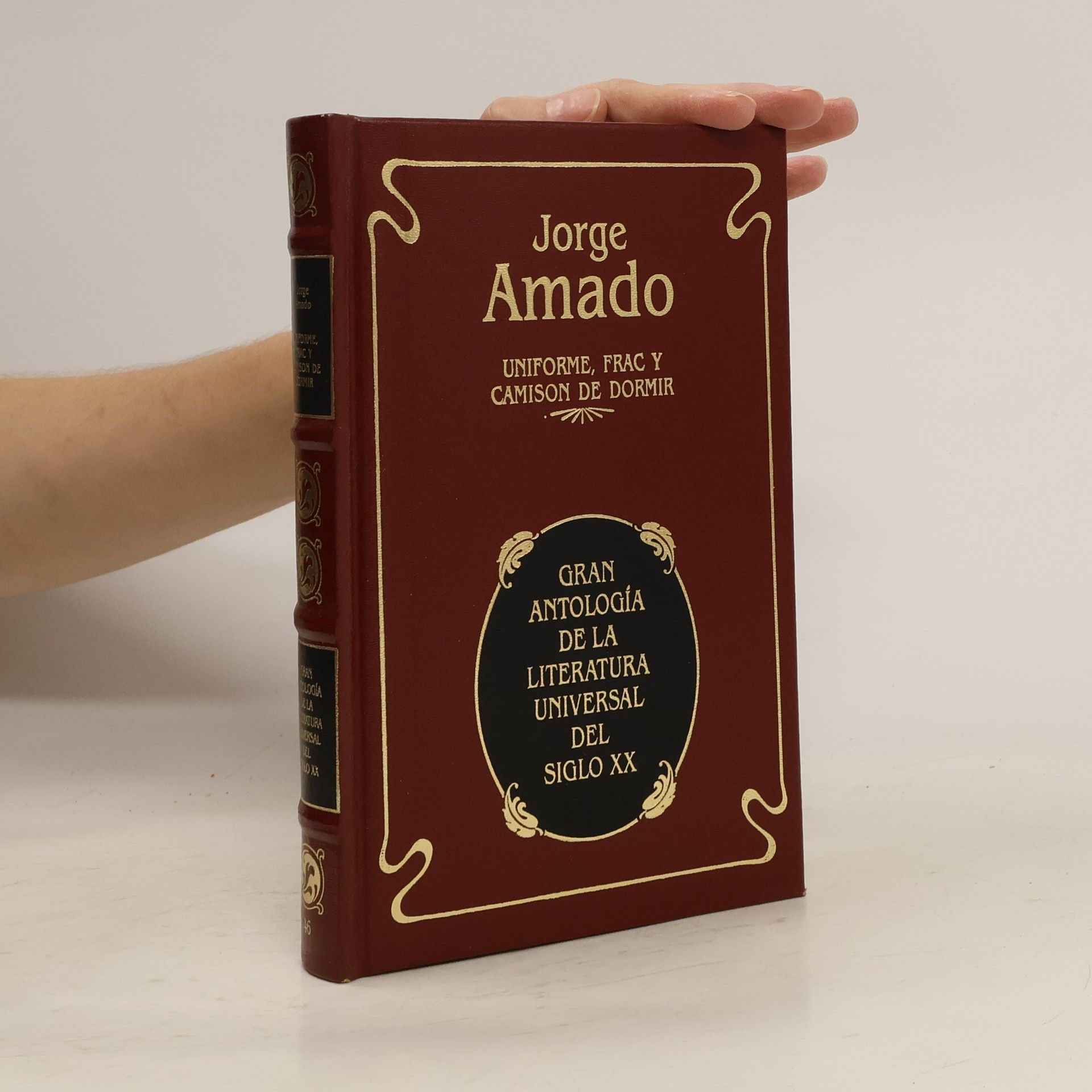 Jorge Amado Uniforme, frac y Camison de Dormir
