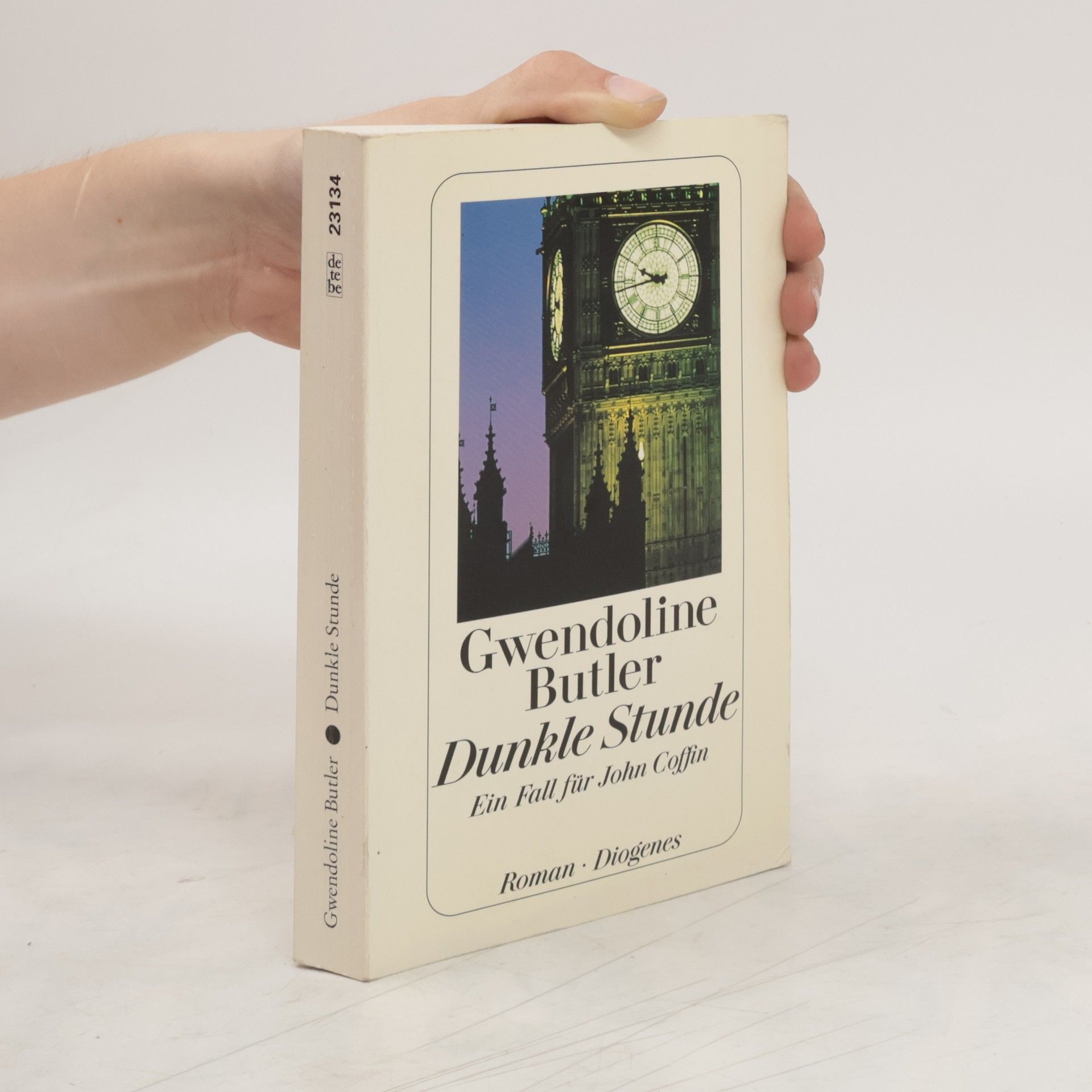 Gwendoline Butler Dunkle Stunde