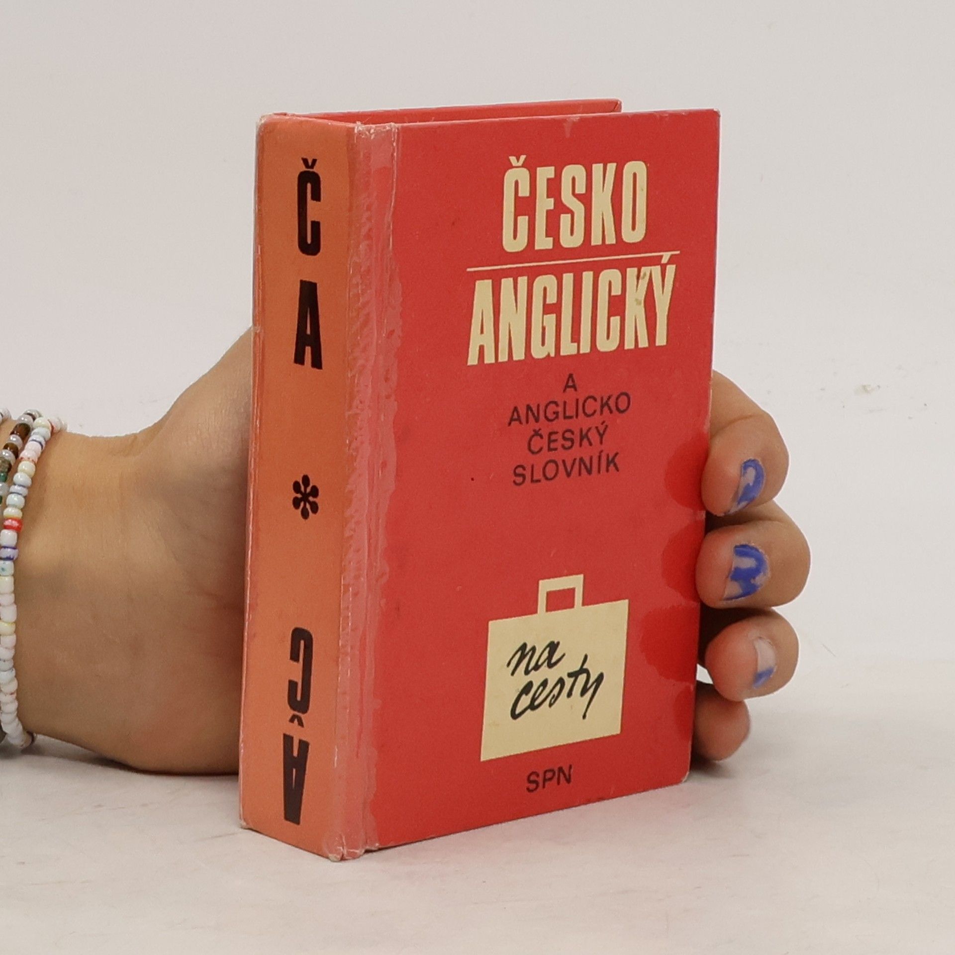 Věra Kolafová Česko-anglický a anglicko-český slovník na cesty