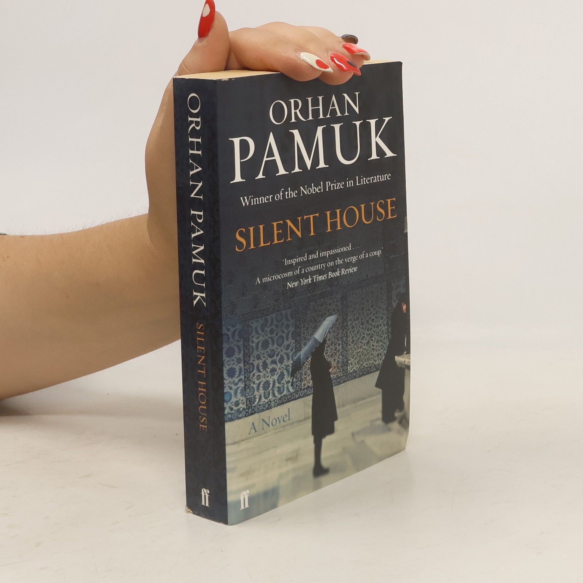 Orhan Pamuk Silent house