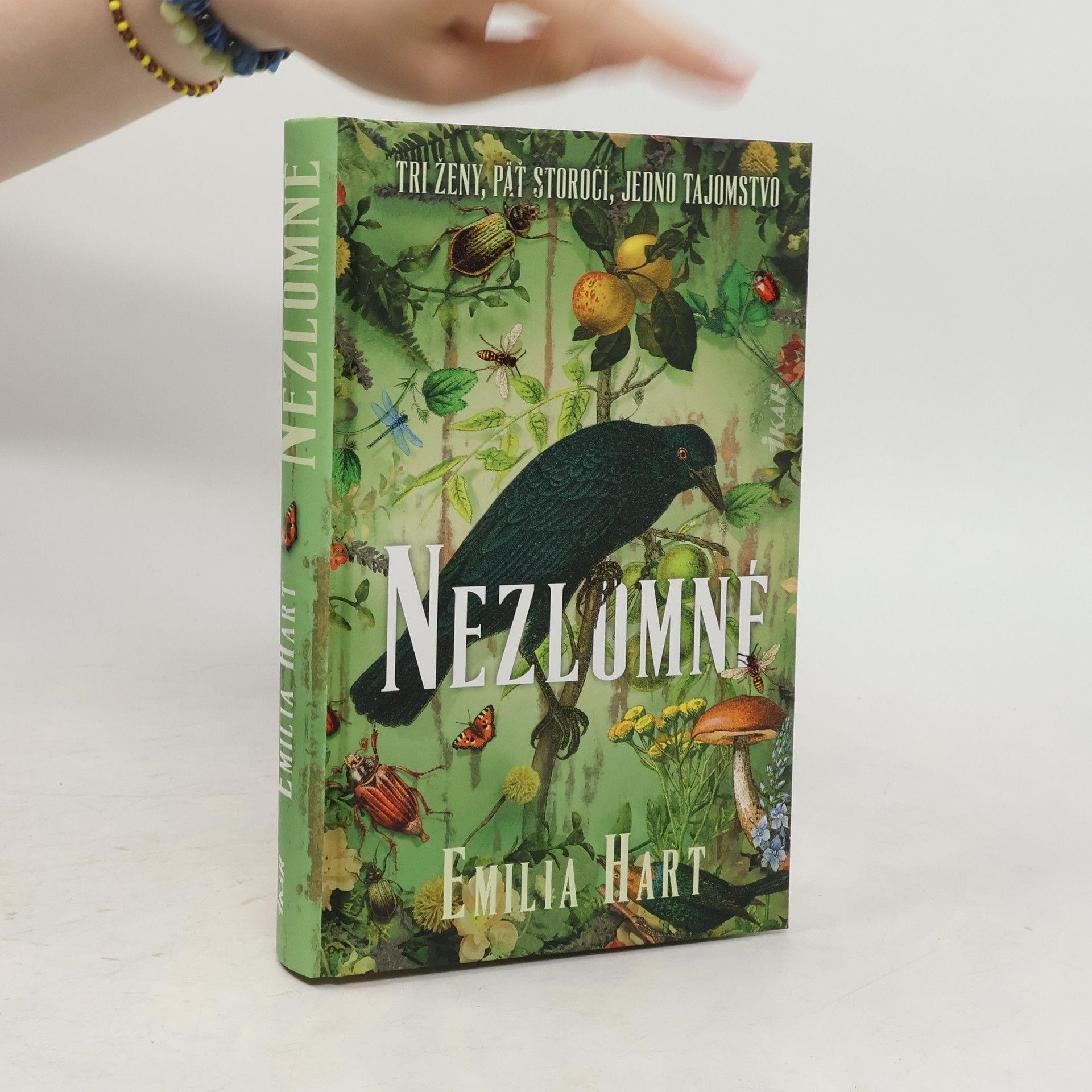 Emilia Hart Nezlomné