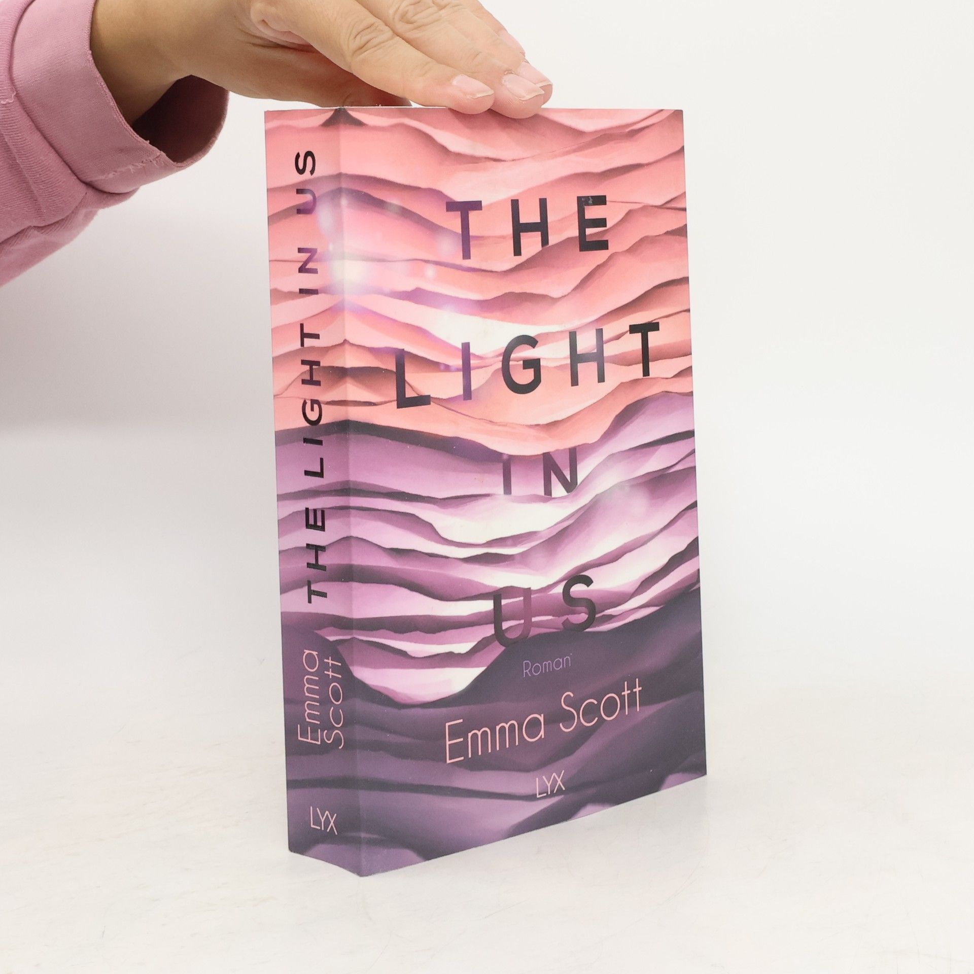 Emma Scott The light in us
