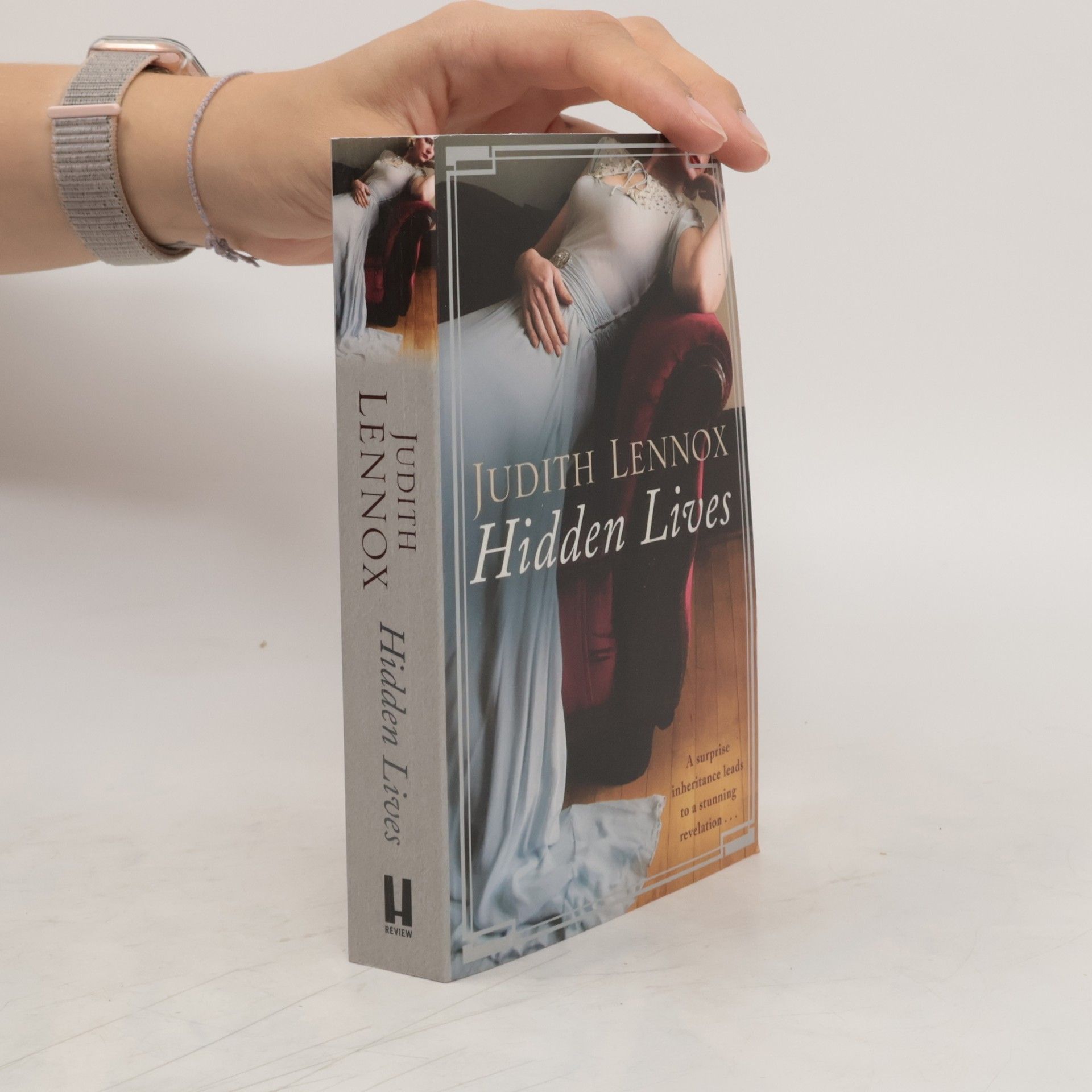 Judith Lennox Hidden Lives