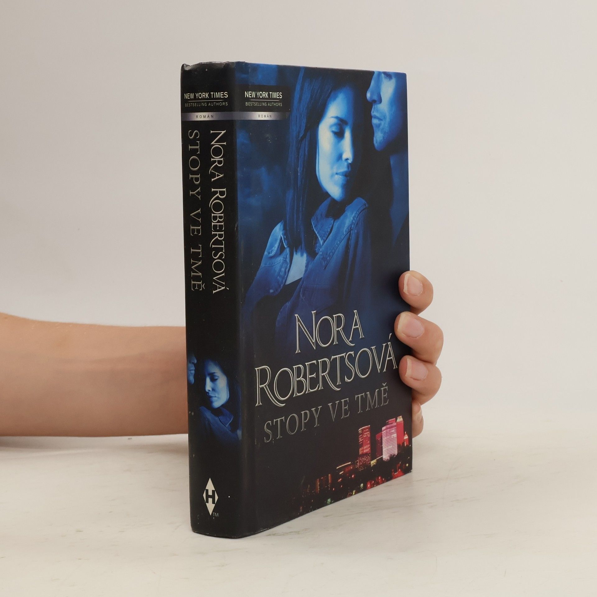 Nora Roberts Stopy ve tmě. Noční stín. Noční dým