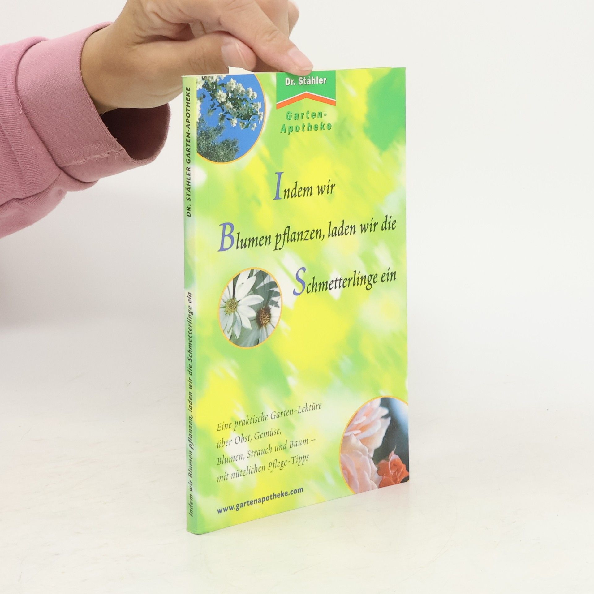 Auteurscollectief Indem wir Blumen pflanzen, laden wir die Schmetterlinge ein