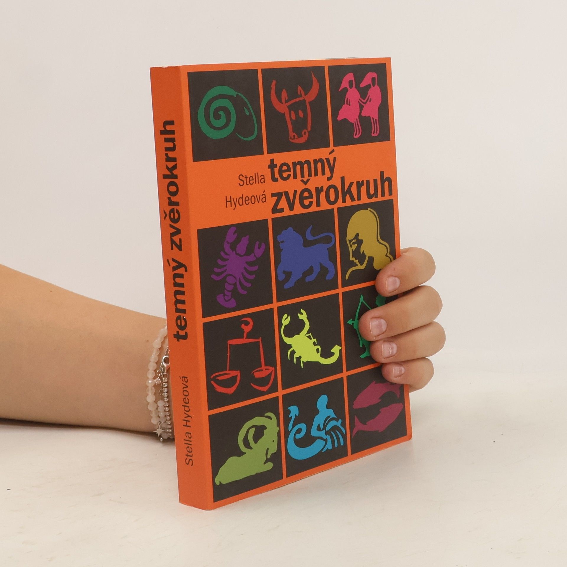 Stella Hyde Temný zvěrokruh