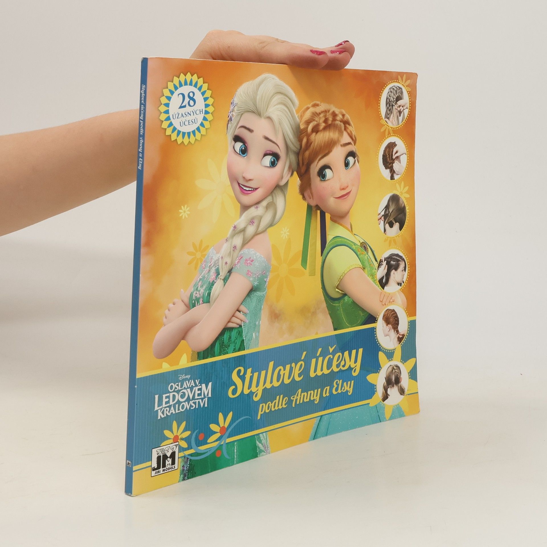 Collective Disney oslava v Ledovém království. Stylové účesy podle Anny a Elsy
