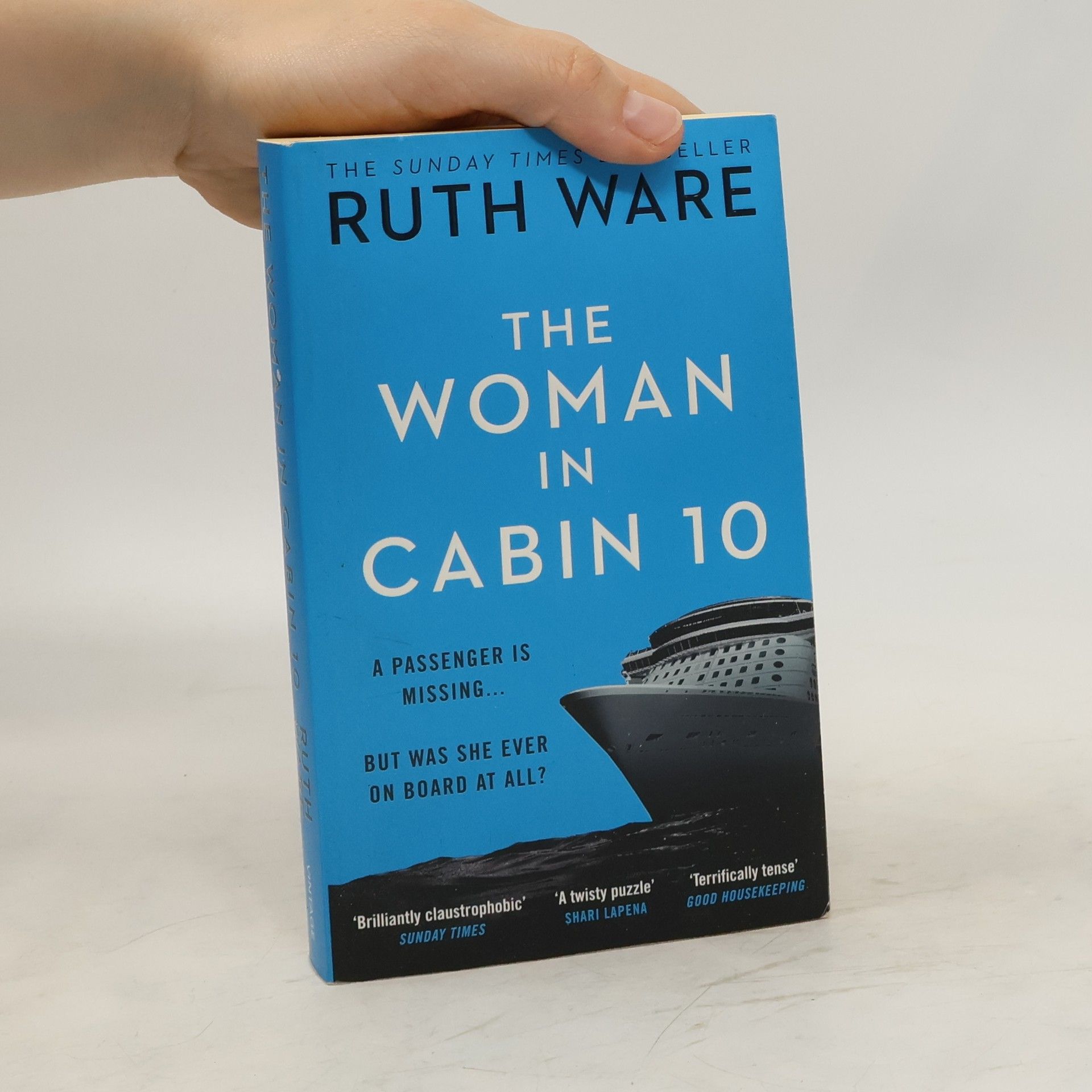 Ruth Ware The woman in cabin 10