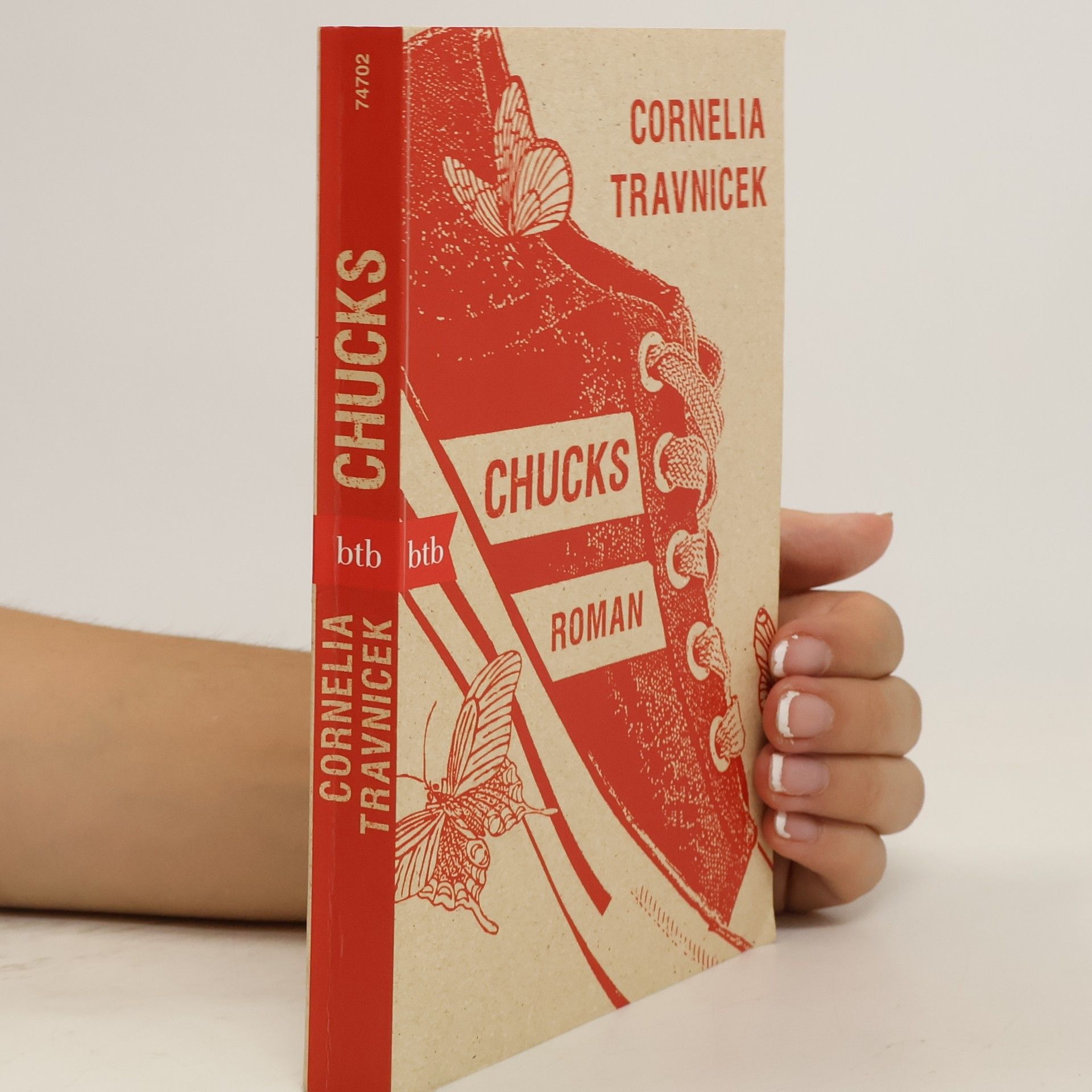 Cornelia Travnicek Chucks