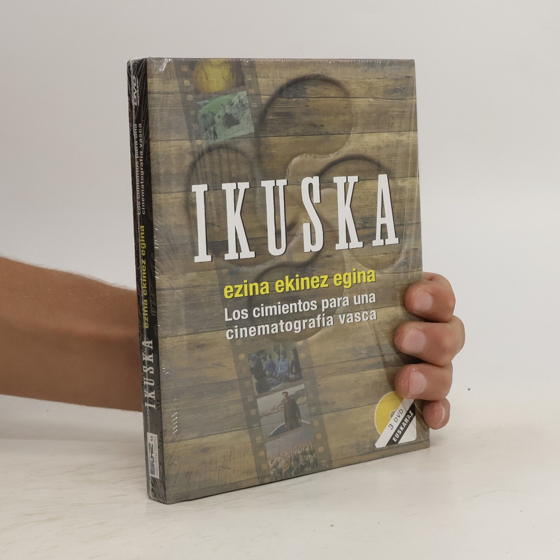 Collective Ikuska ezina ekinez egina