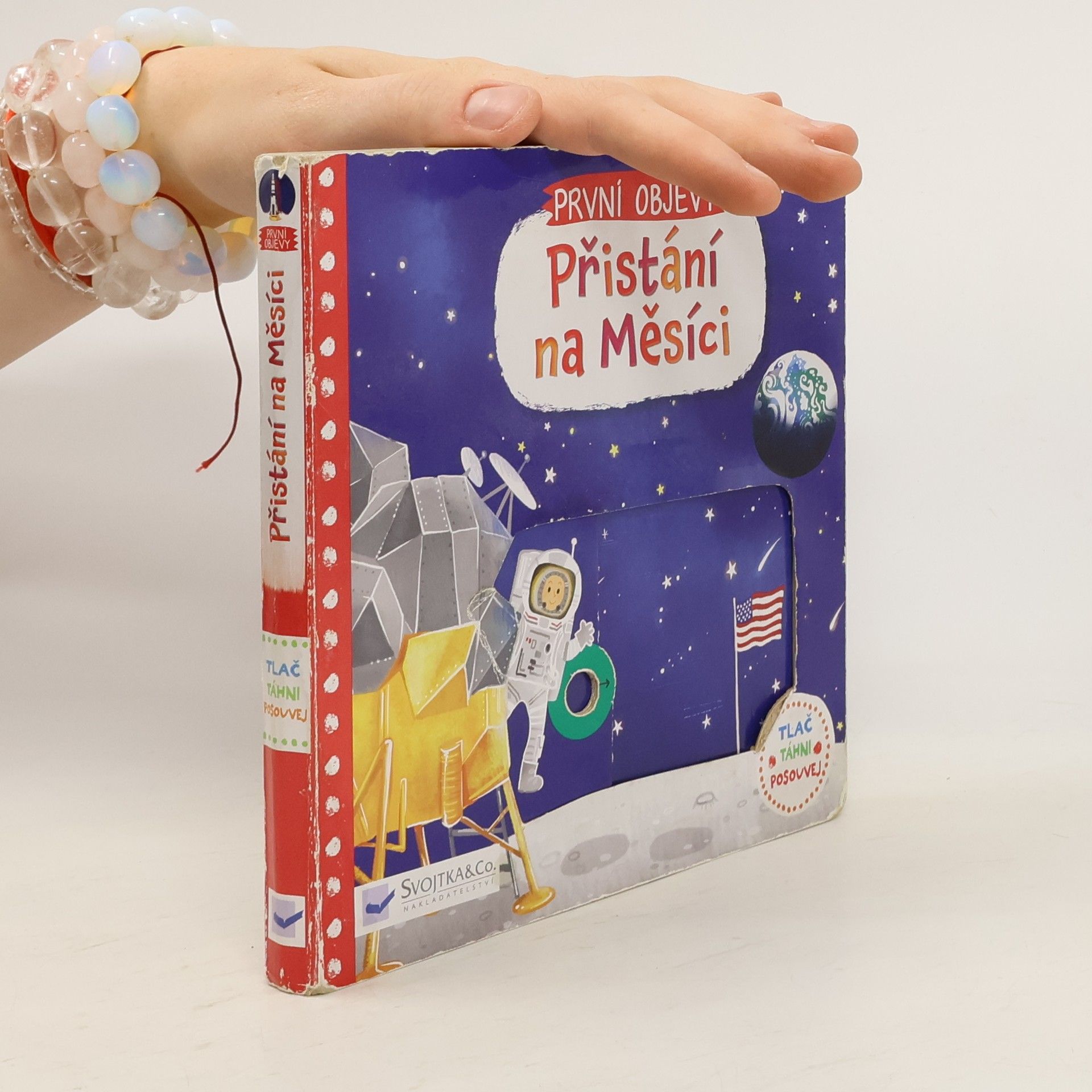 Lon Lee První objevy: Přistání na Měsíci