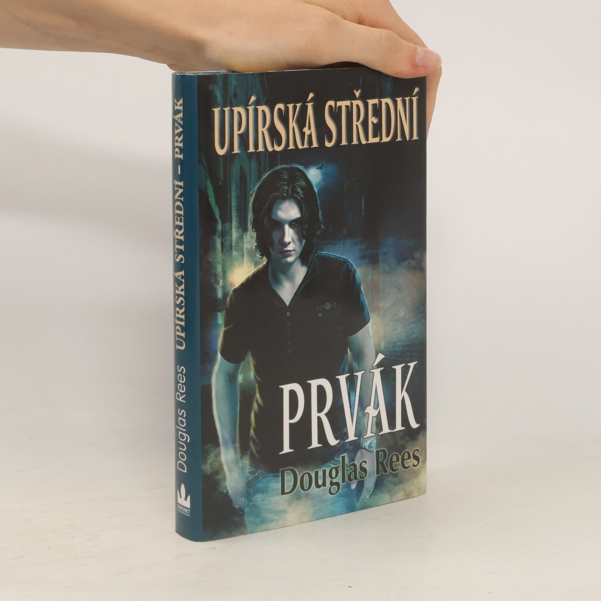 Douglas Rees Upírská střední. I, Prvák