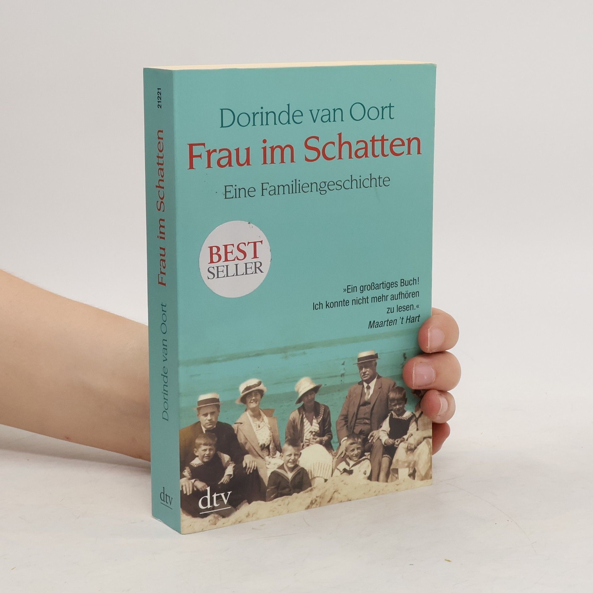 Dorinde van Oort Frau im Schatten