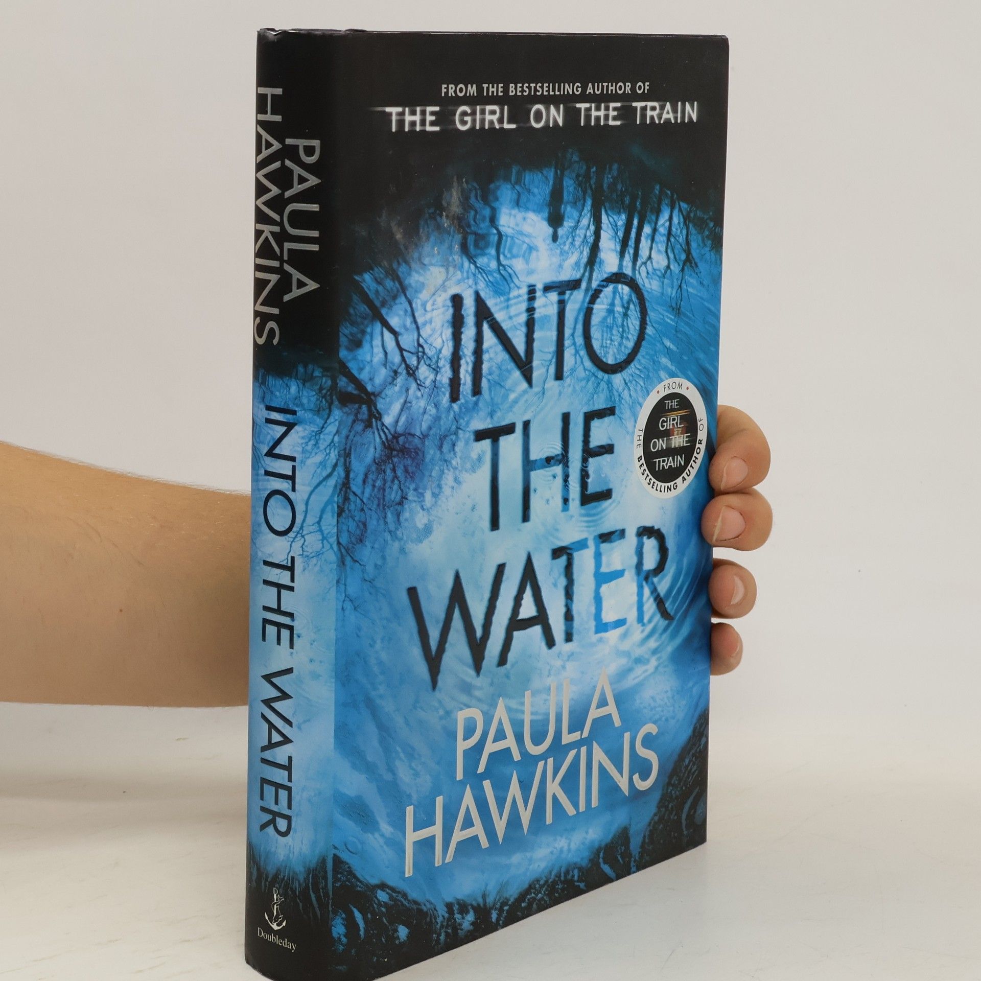 Paula Hawkins Into the Water