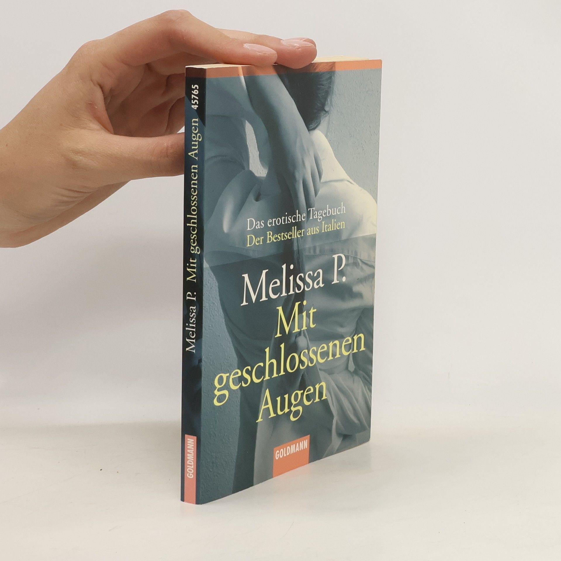 Melissa P. Mit geschlossenen Augen