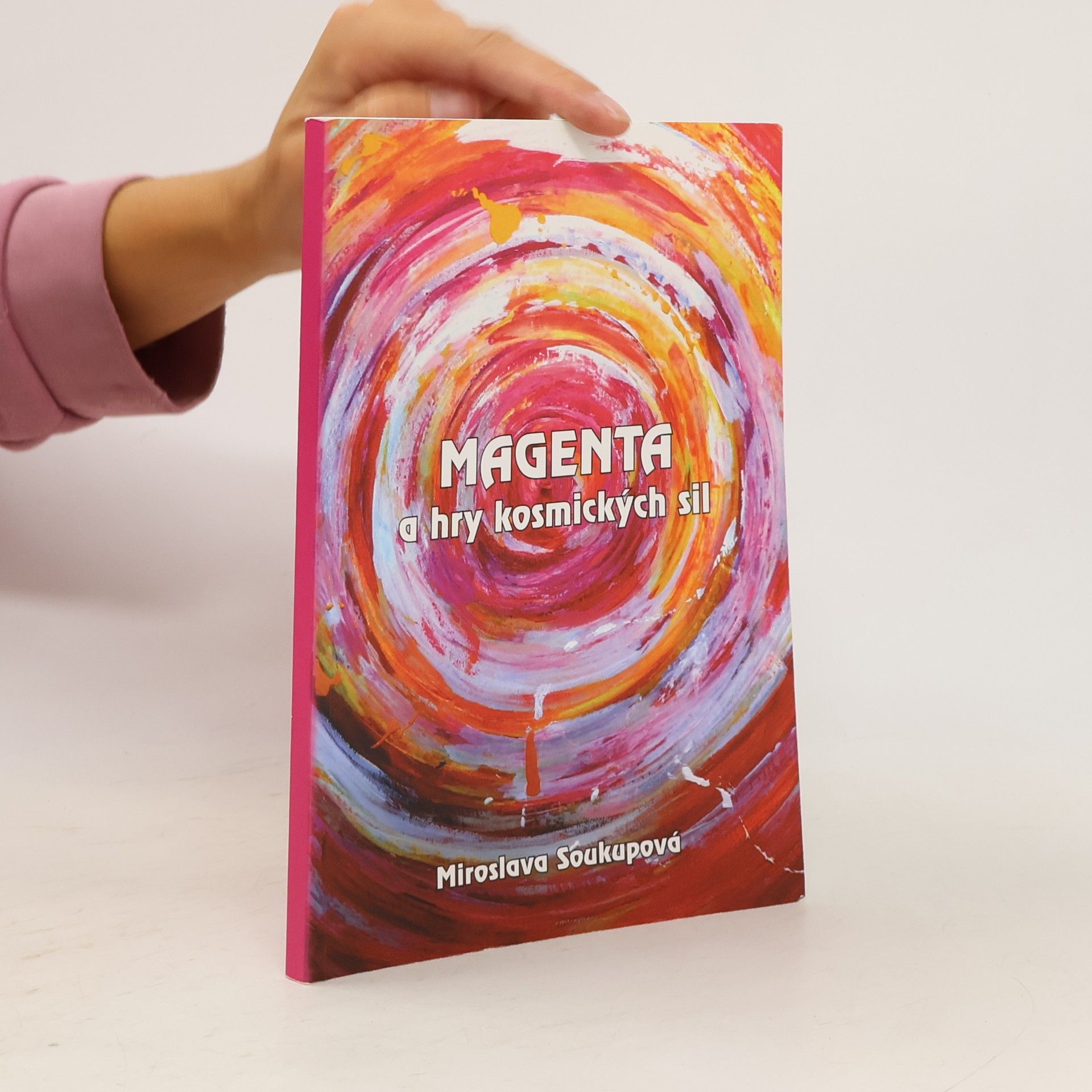 Magenta a hry kosmických sil