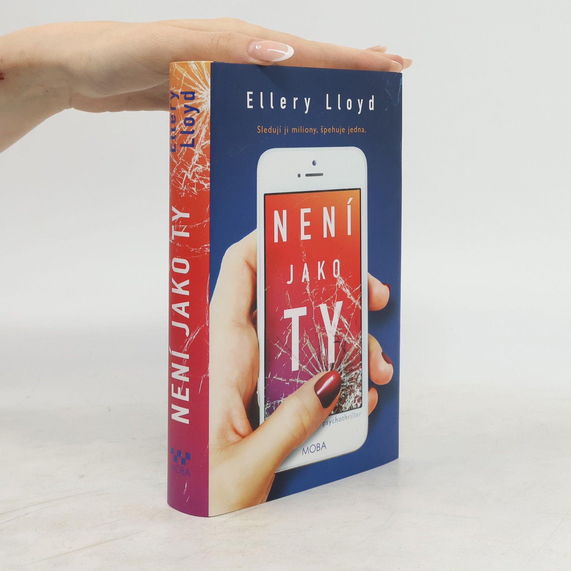 Ellery Lloyd Není jako ty