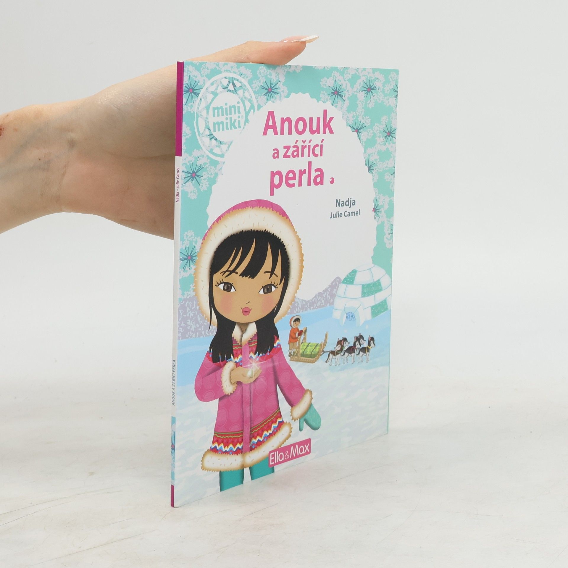Nadja Anouk a zářící perla