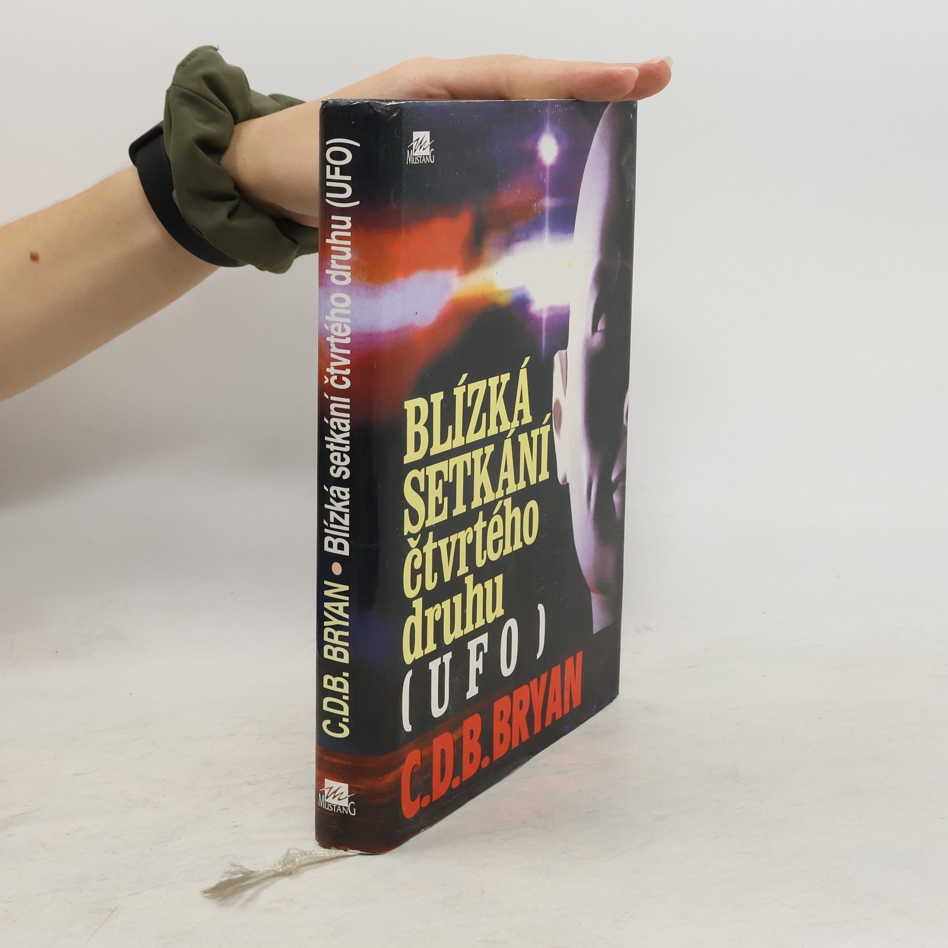C. D. B. Bryan Blízká setkání čtvrtého druhu (UFO)