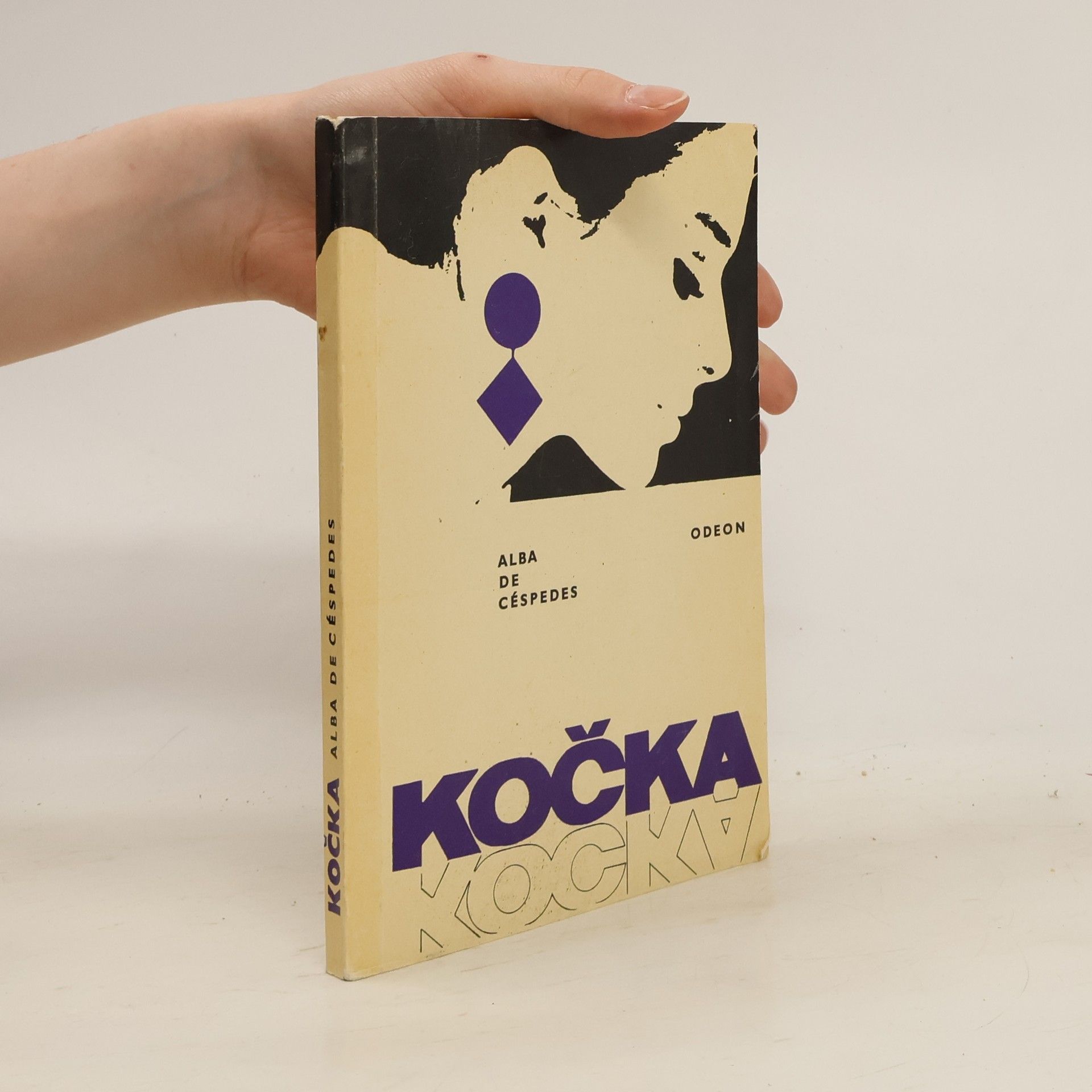 Alba de Céspedes Kočka