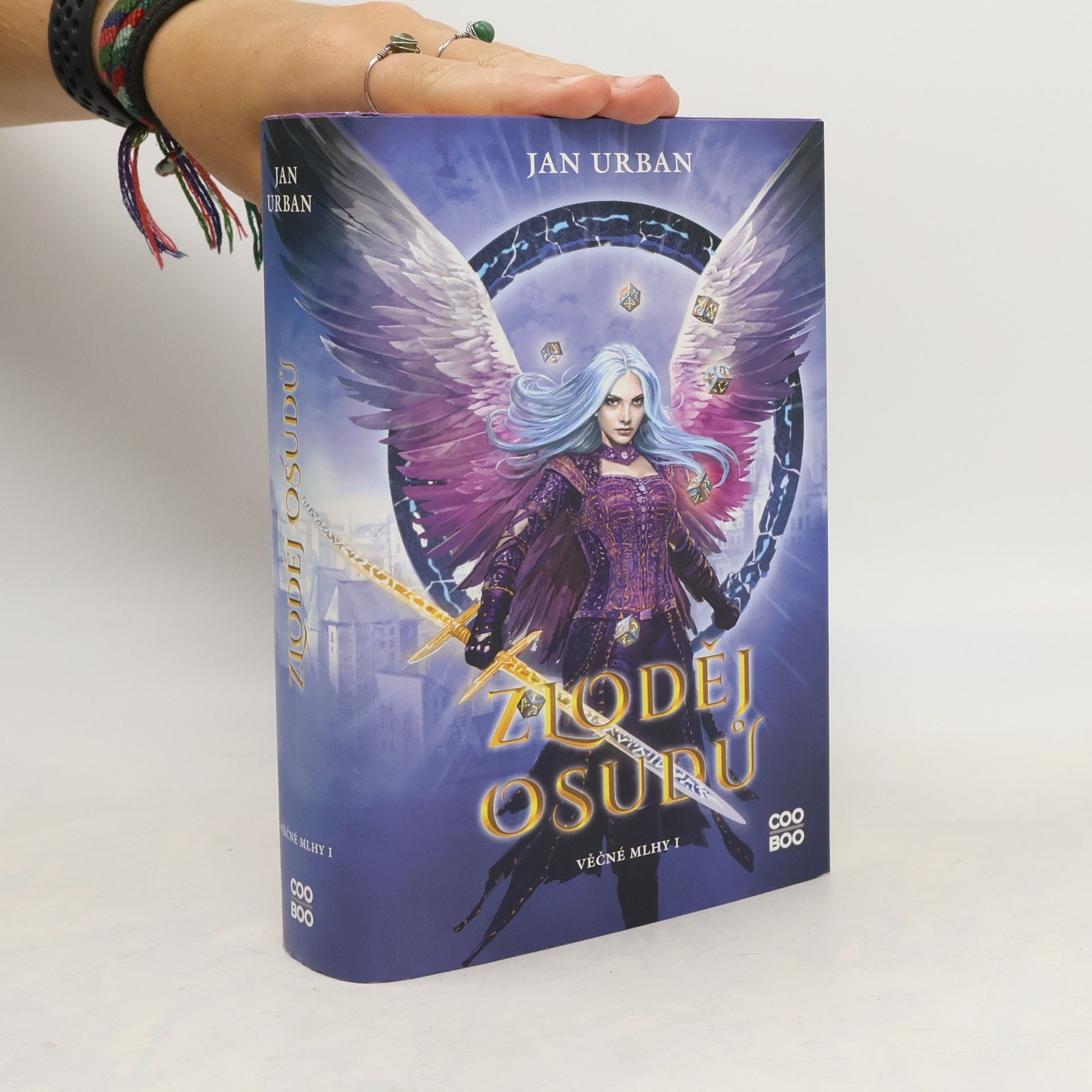 Věčné Mlhy. I, Zloděj osudů