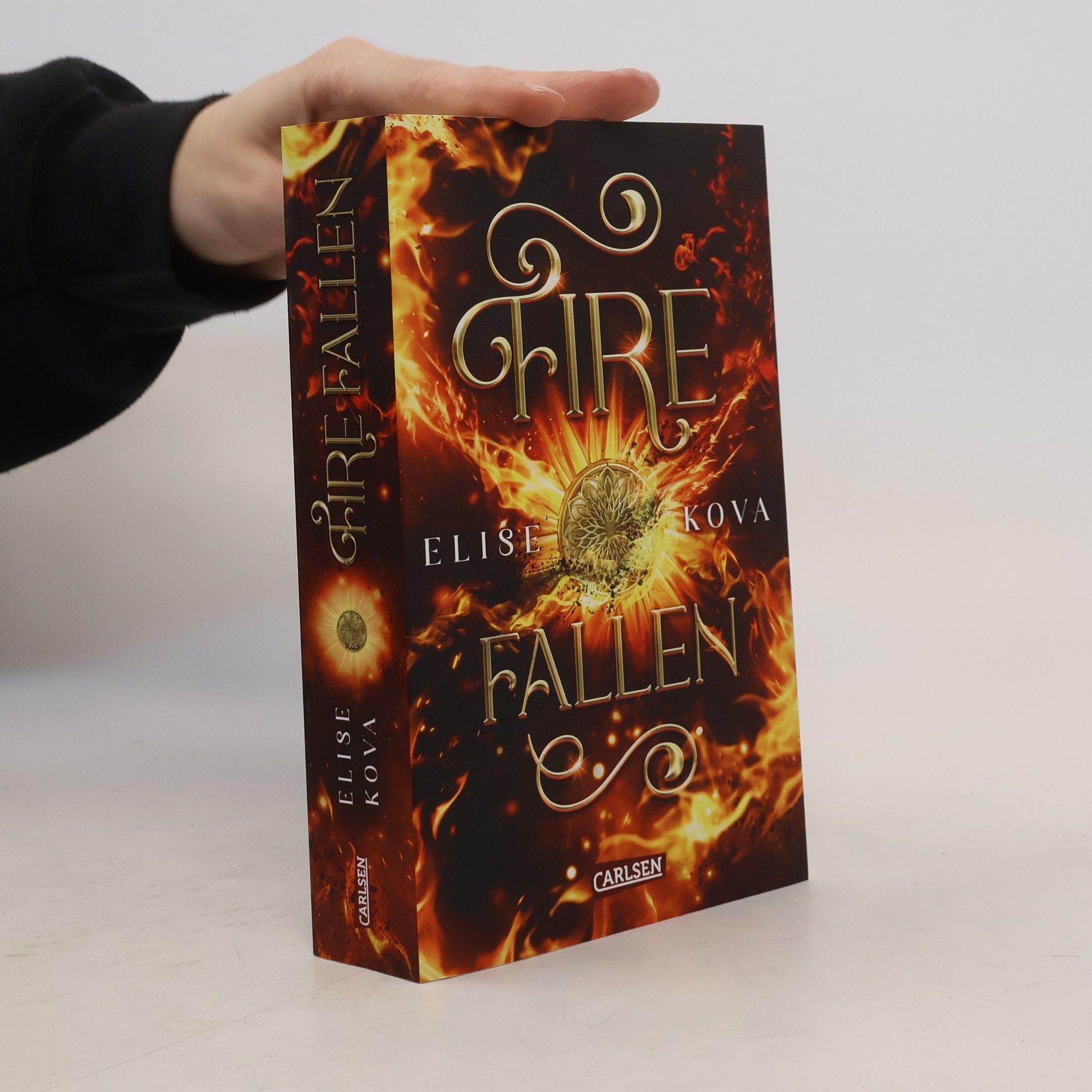 Elise Kova Fire fallen