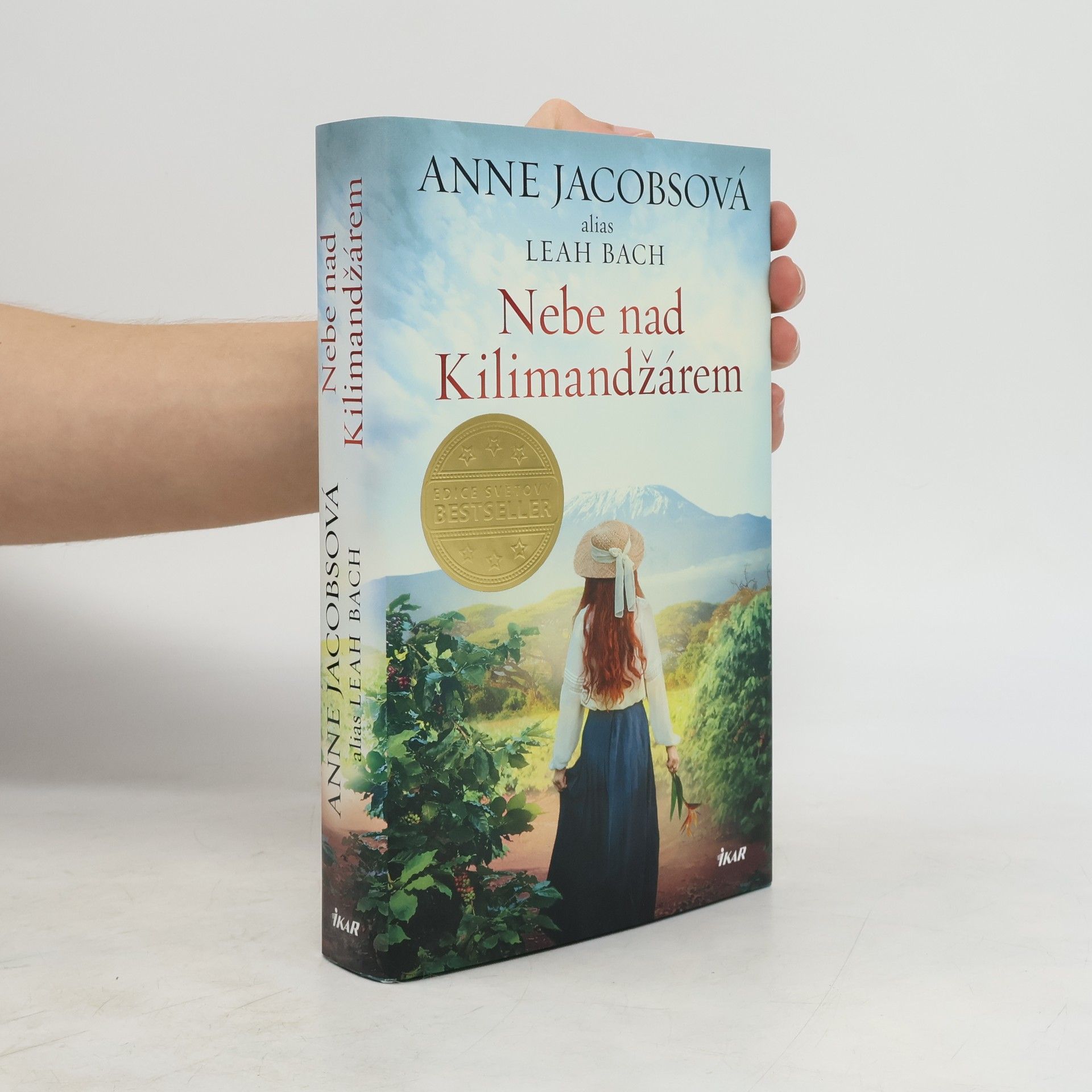 Anne Jacobs Nebe nad Kilimandžárem
