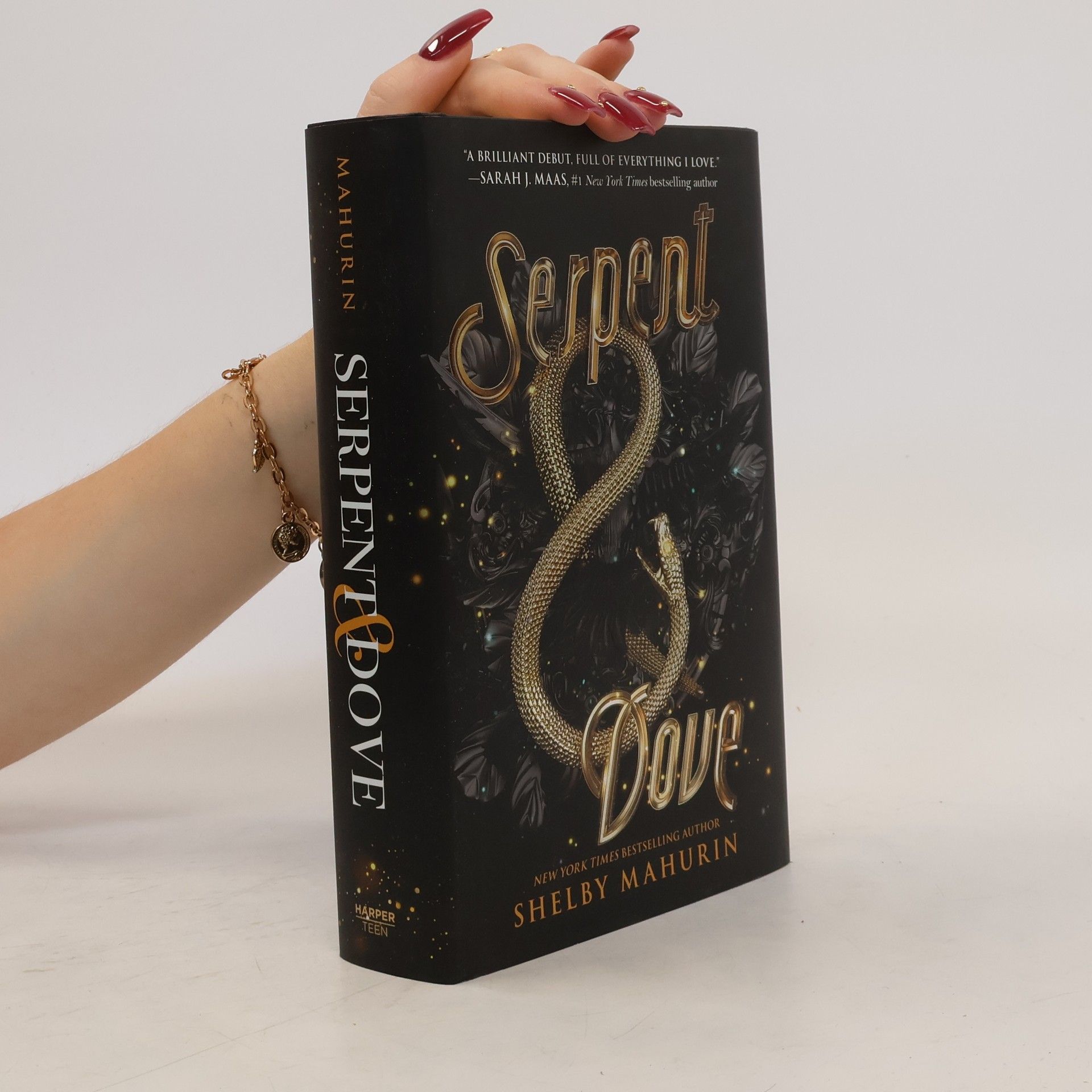 Shelby Mahurin Serpent & Dove