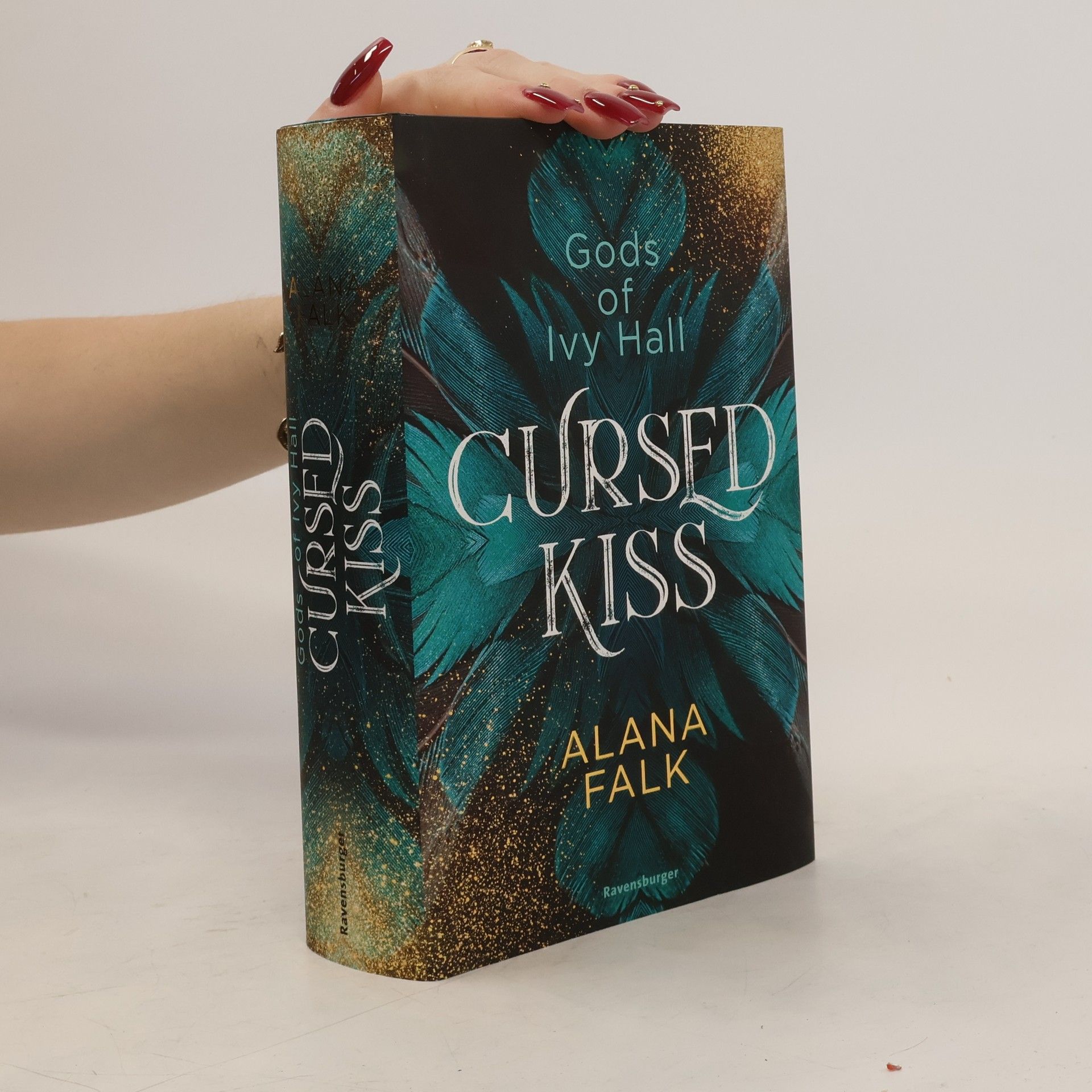 Alana Falk Gods of Ivy hall: Cursed kiss