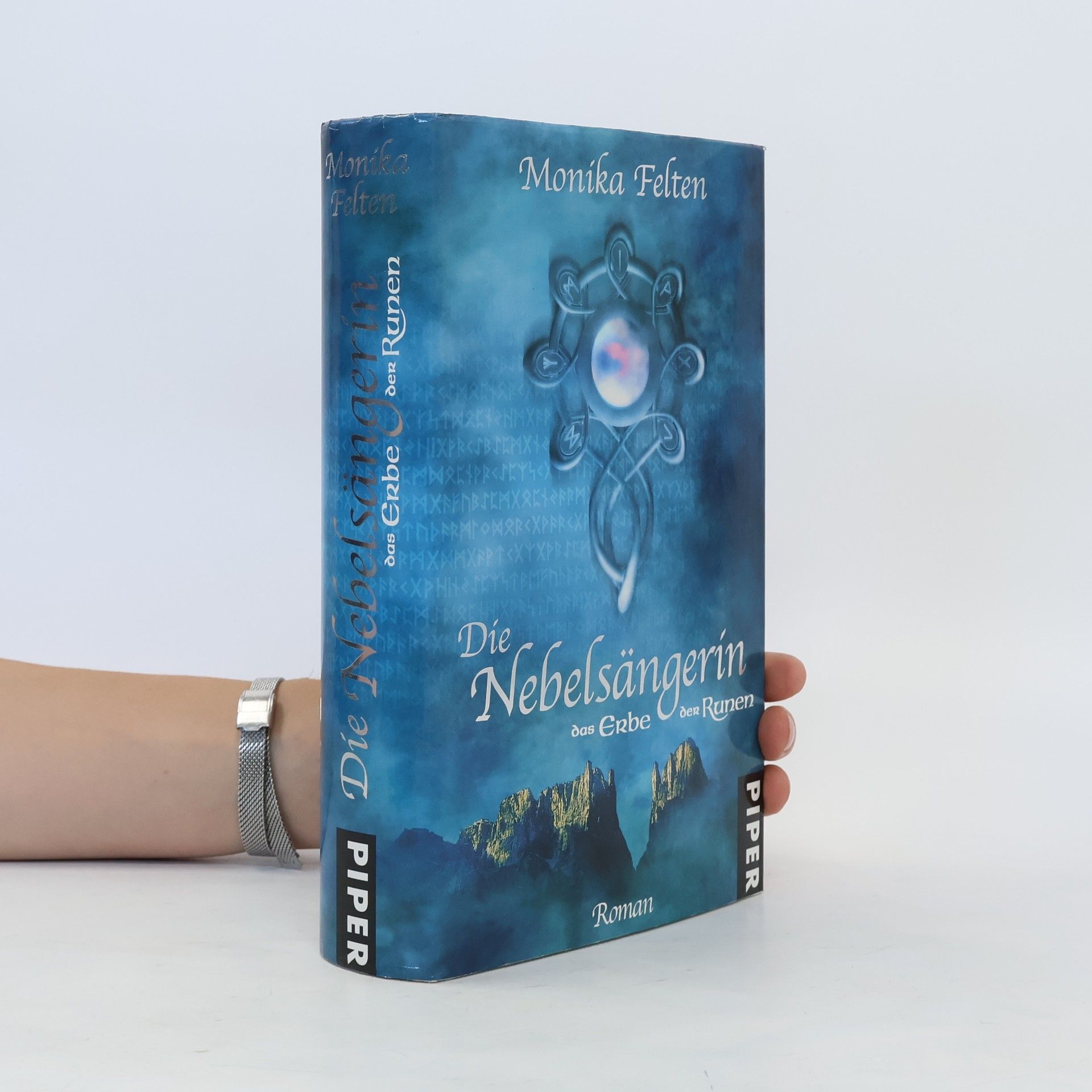 Die Nebelsängerin