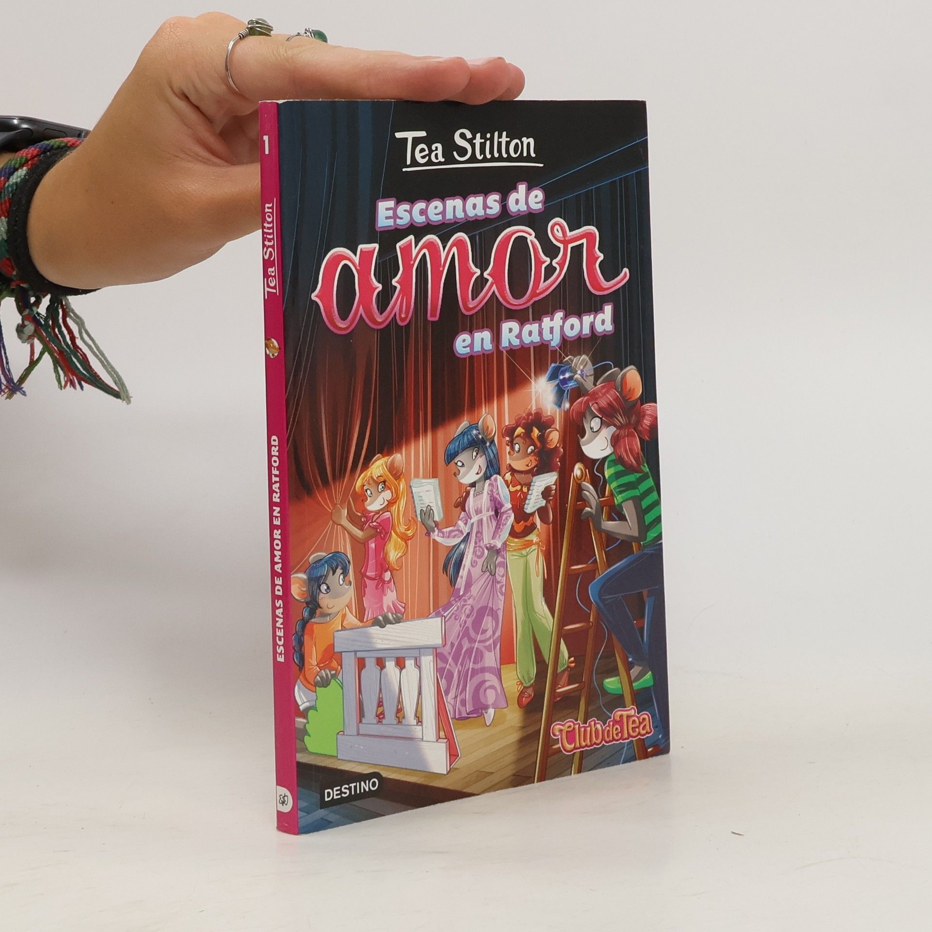 Thea Stilton Escenas de amor en Ratford