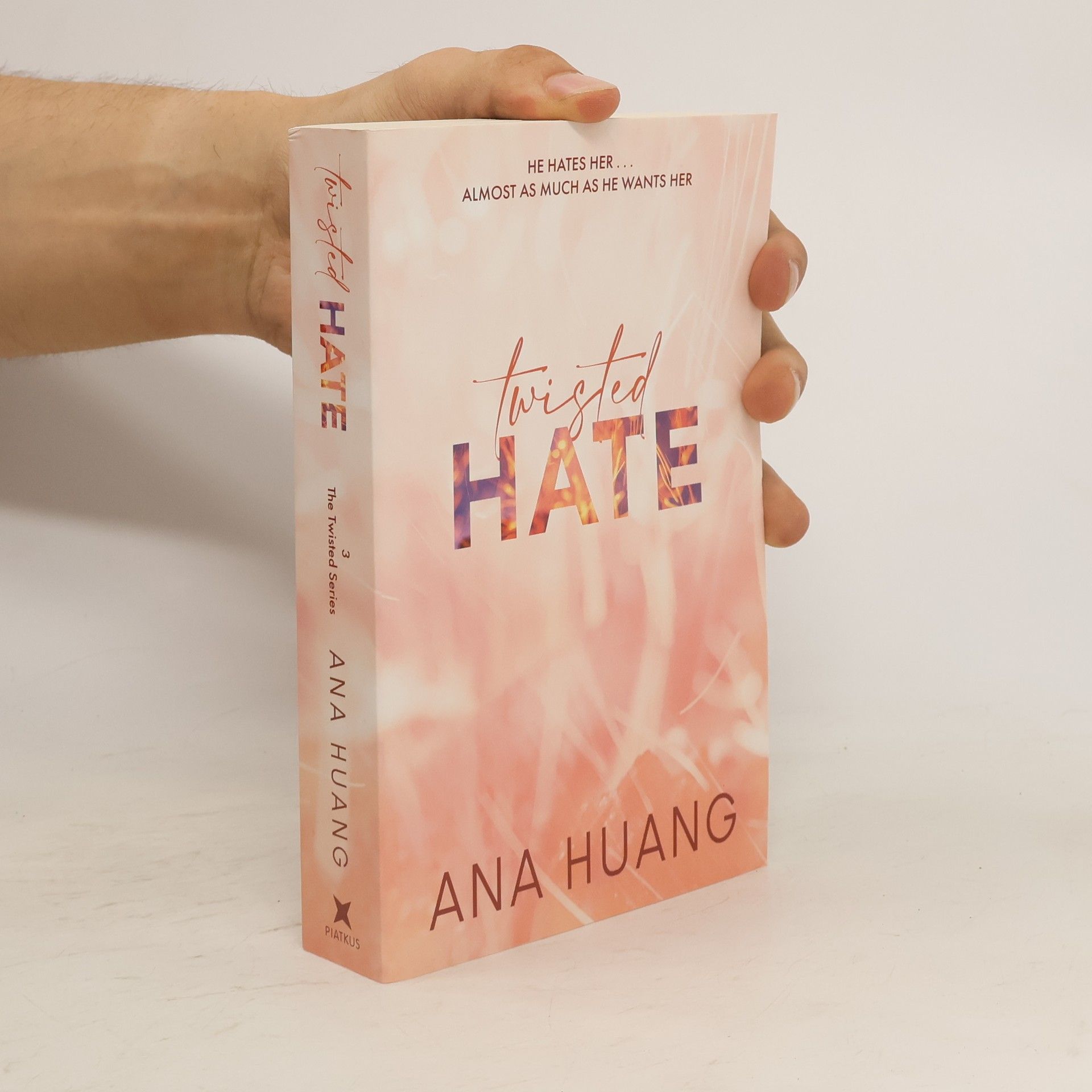 Ana Huang Twisted hate. Twisted book three