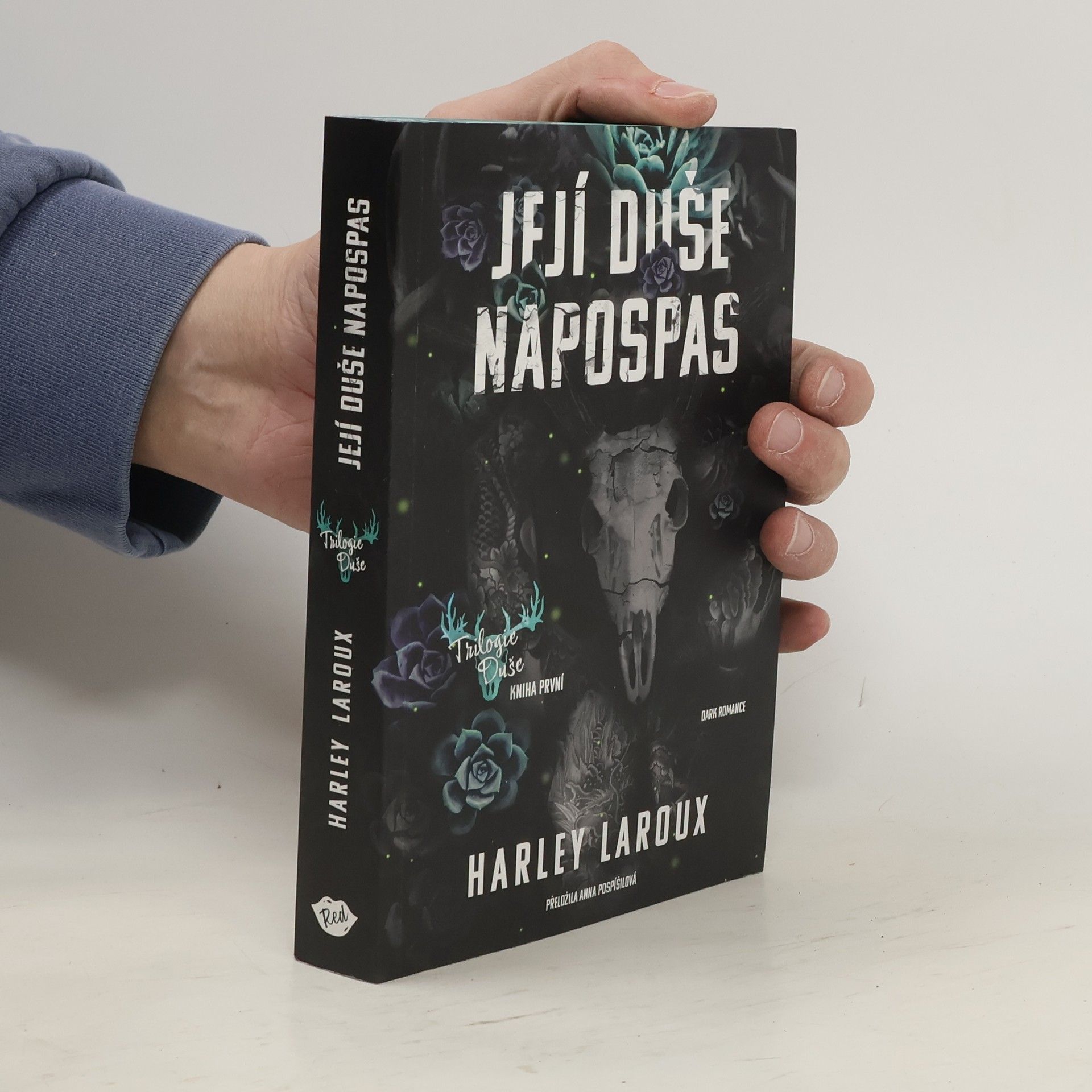 Harley Laroux Její duše napospas