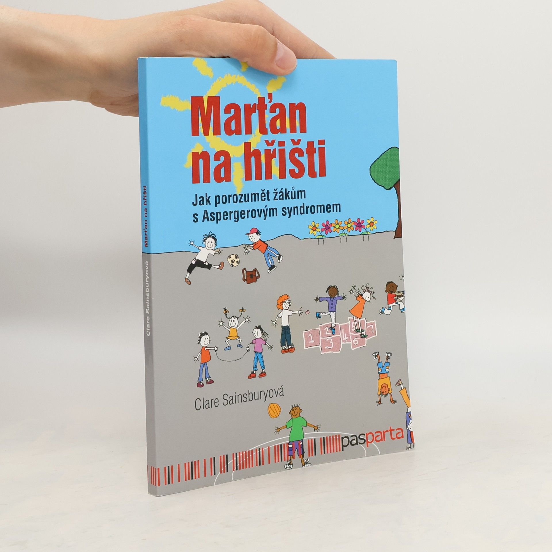 Clare Sainsbury Marťan na hřišti
