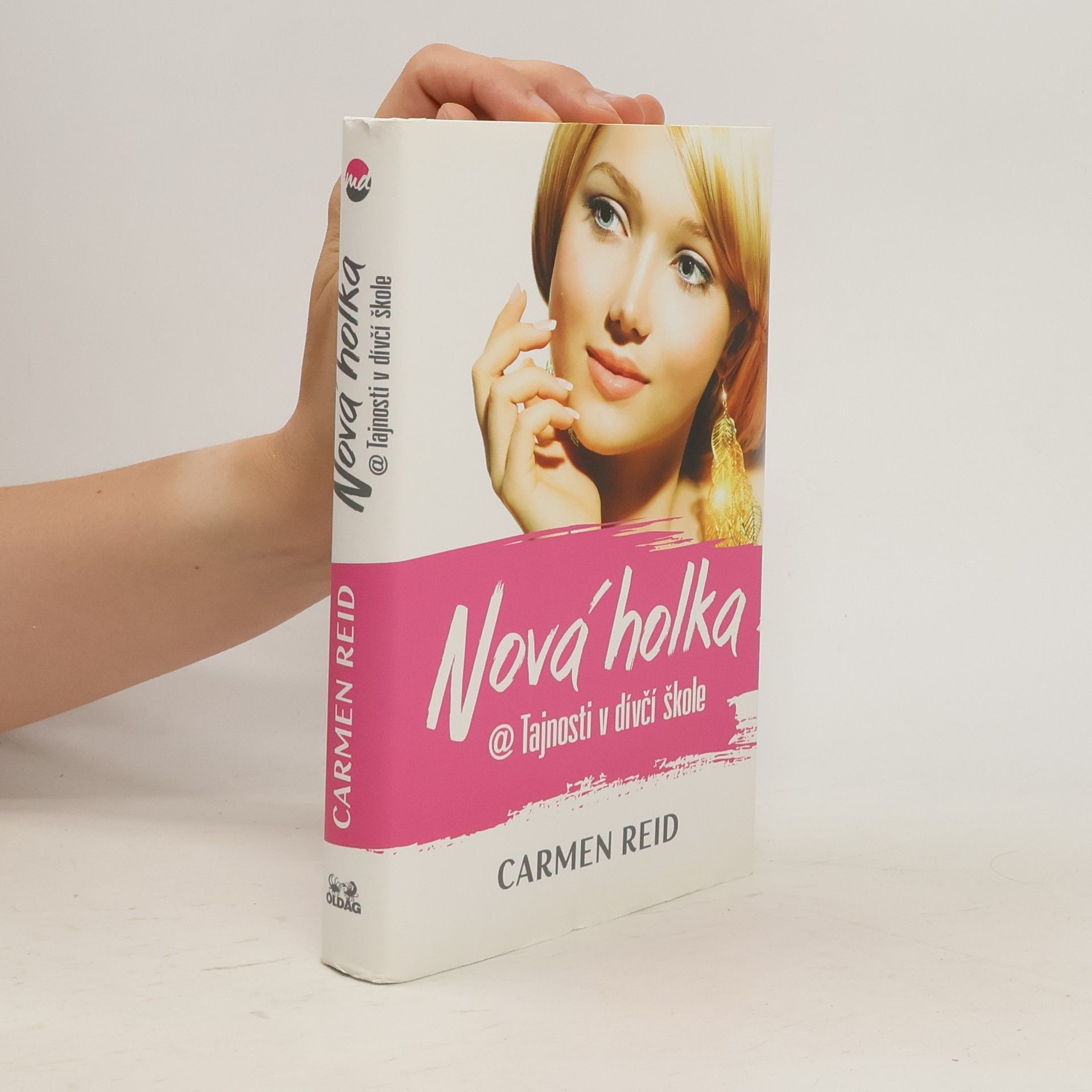 Carmen Reid Nová holka @ Tajnosti v dívčí škole