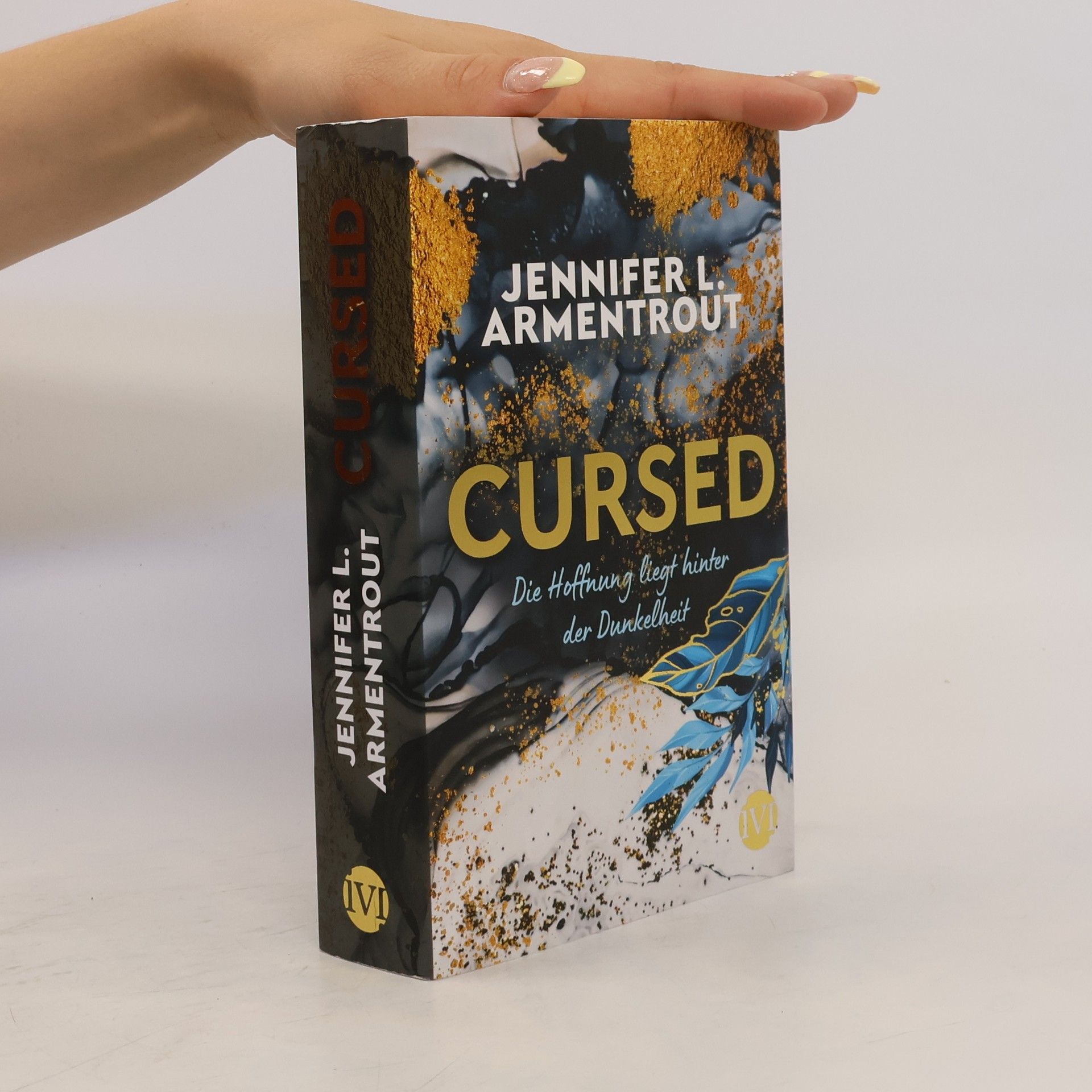 Jennifer Armentrout Cursed. Die Hoffnung liegt hinter der Dunkelheit